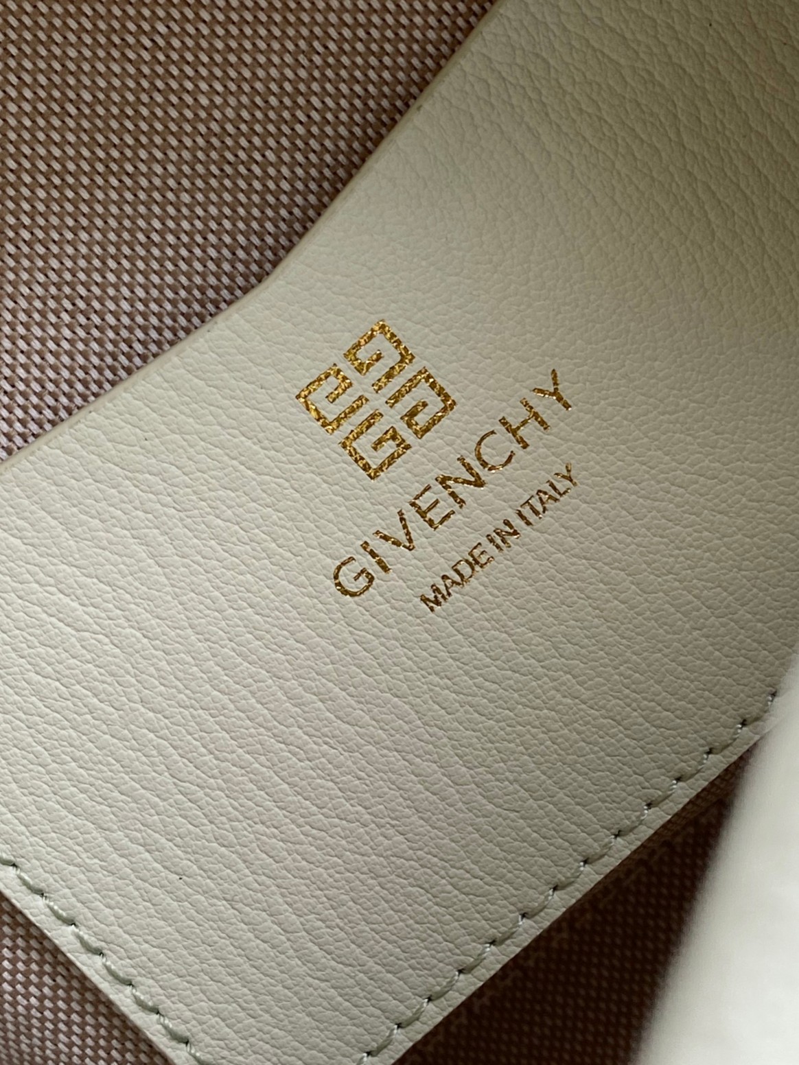 Givenchy Anyigona Cube Tote-13*19*22CM