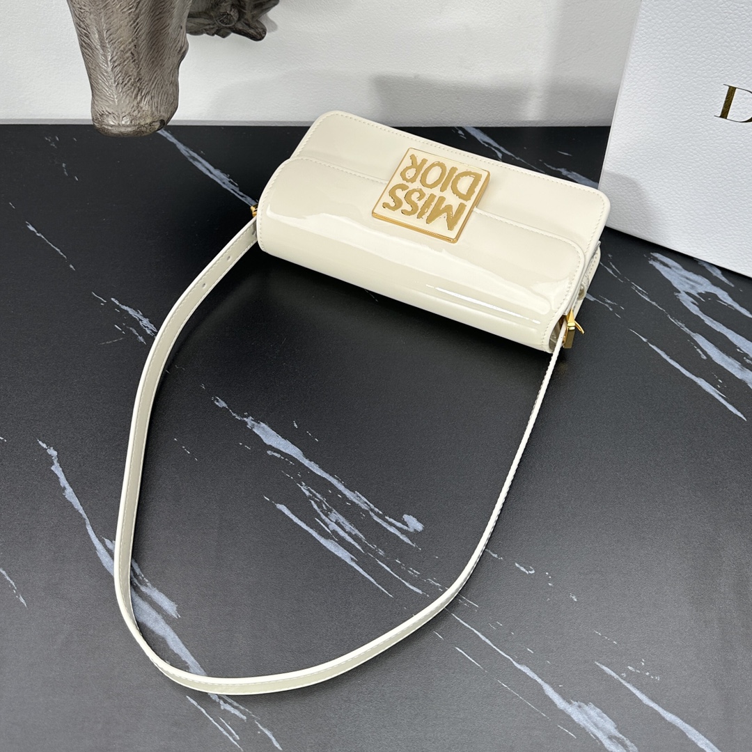 D*or miss D*or allover bag-22*11*6cm