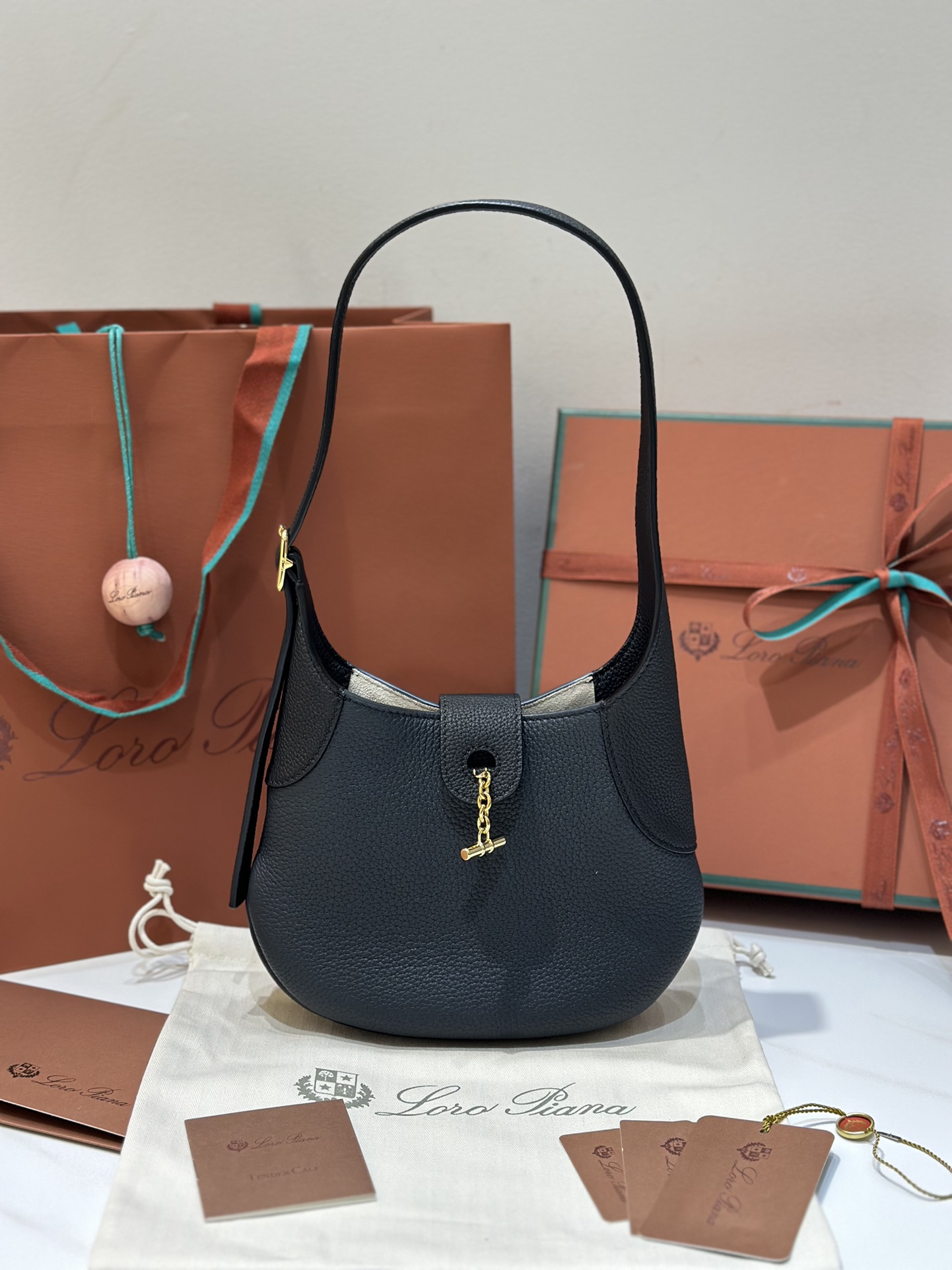 Loro Piana Bobbin Bag-19*6*16CM