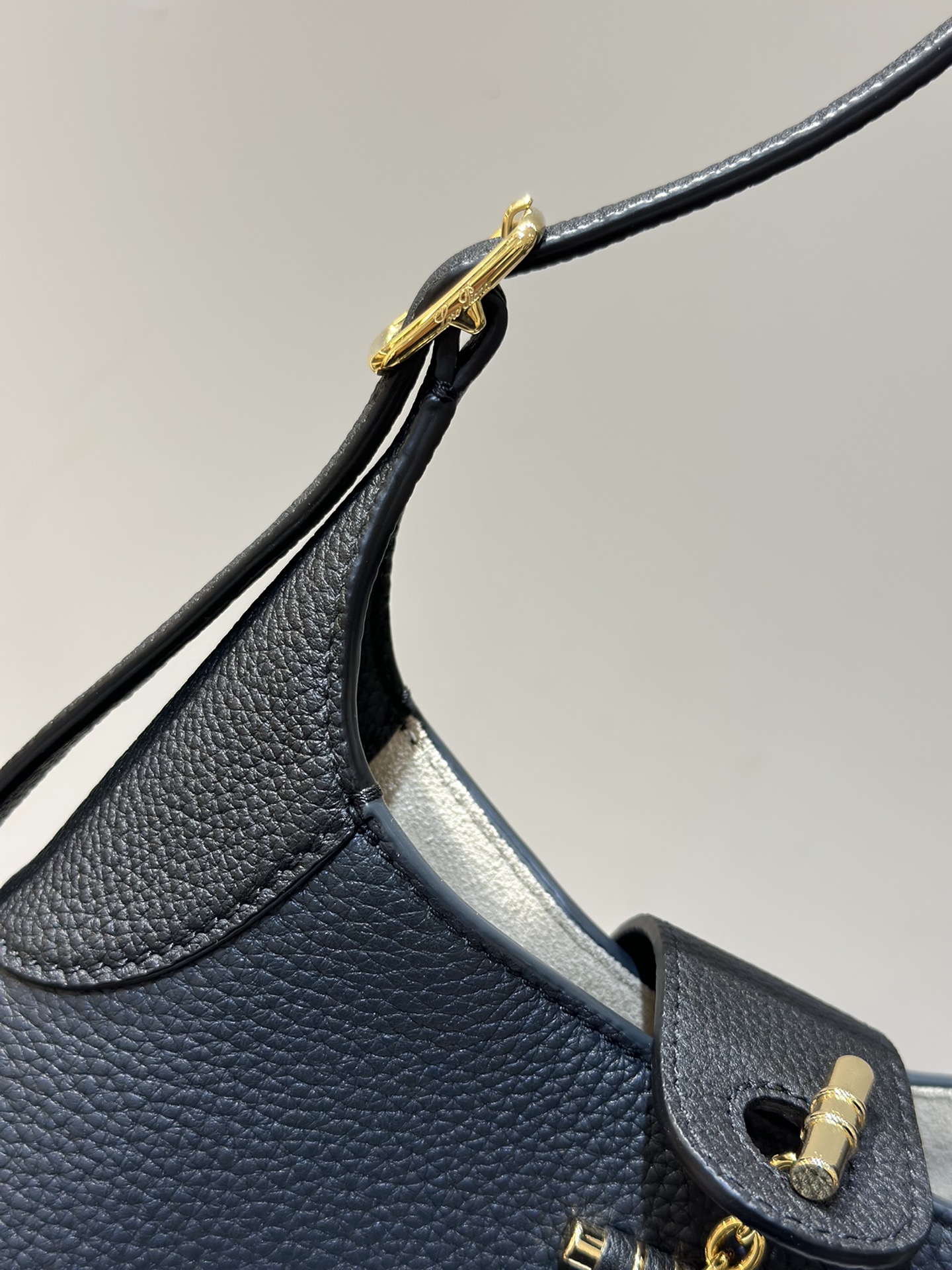 Loro Piana Bobbin Bag-19*6*16CM
