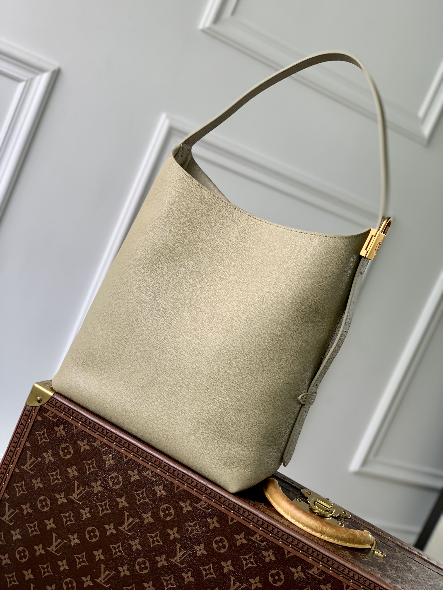 Louis Vuitton Low Key Hobo-M24856-31 x 35 x 18CM