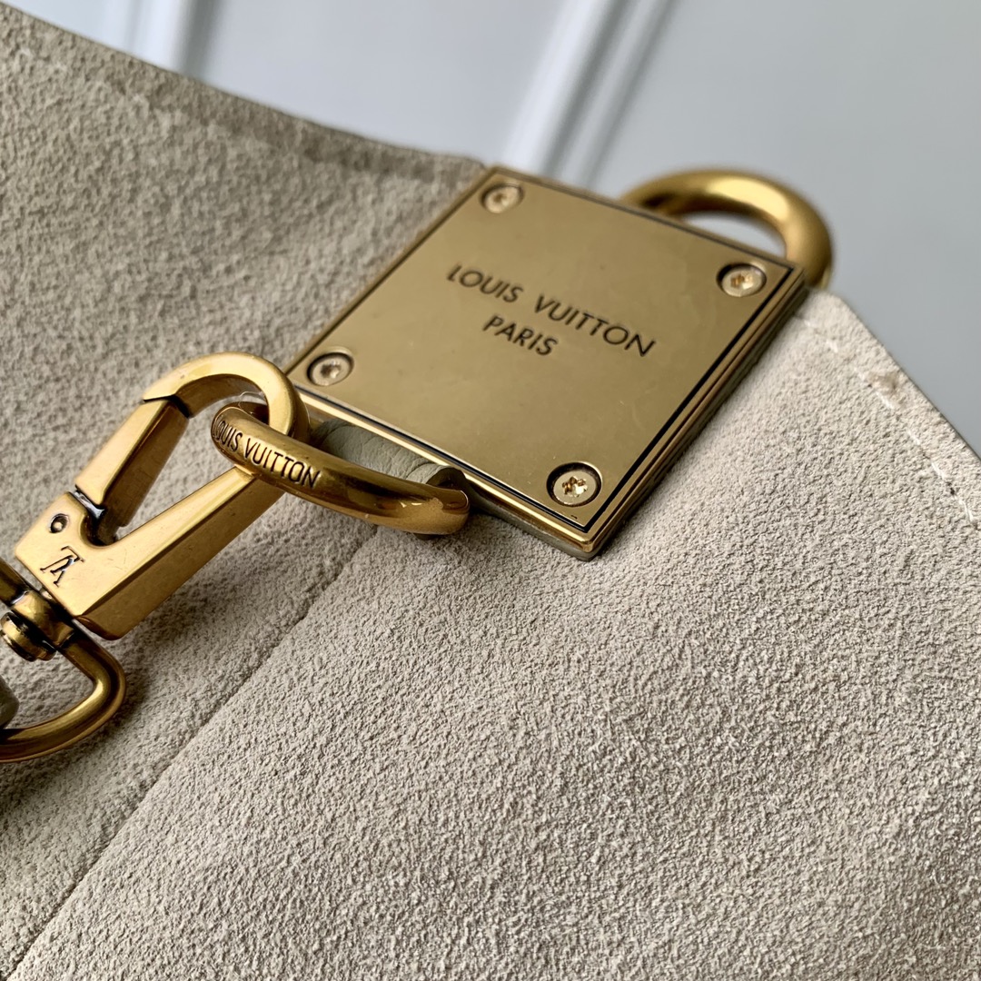 Louis Vuitton Low Key Hobo-M24856-31 x 35 x 18CM