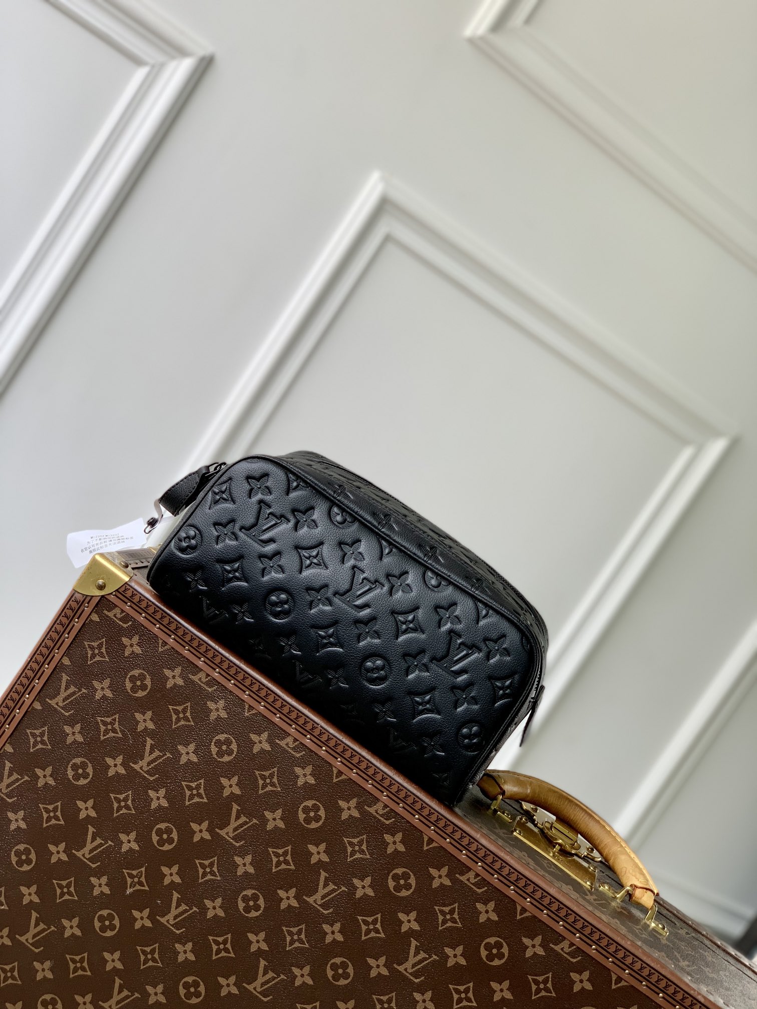 Louis Vuitton Locker Dopp Kit Pouch -28 x 15 x 16.5CM