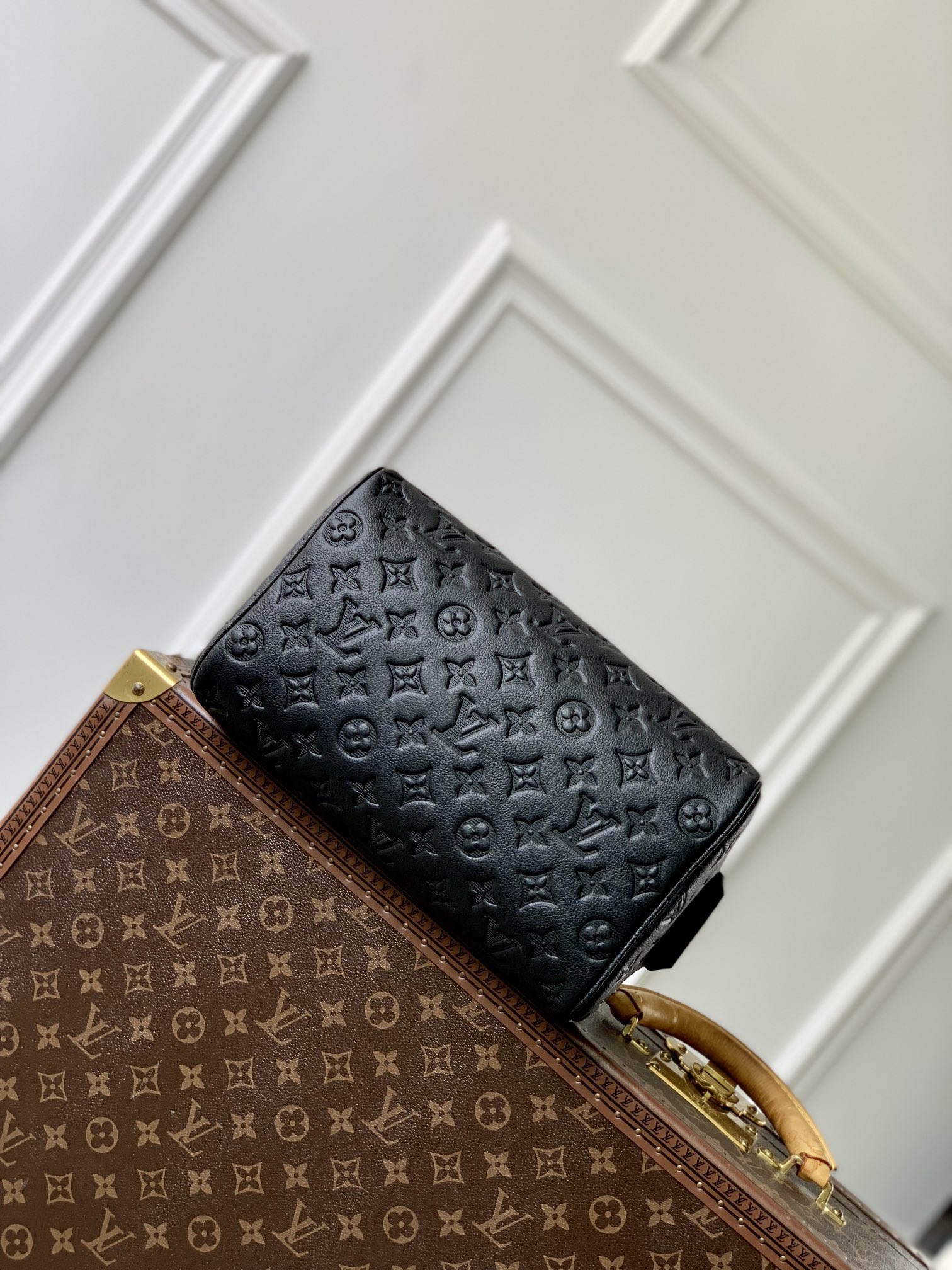 Louis Vuitton Locker Dopp Kit Pouch -28 x 15 x 16.5CM