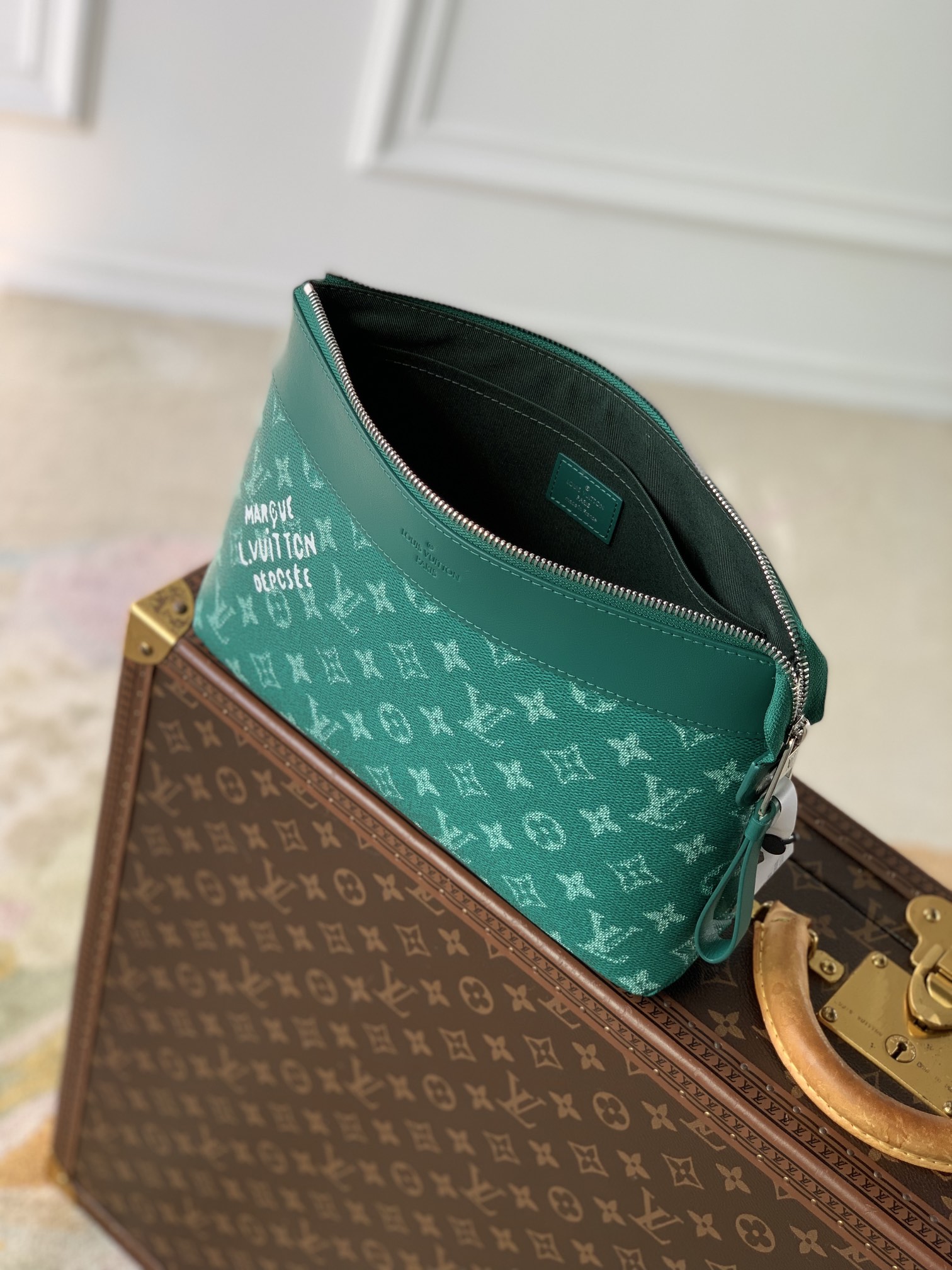 Louis Vuitton Pochette Voyage Souple Pouch-M83568-32 x 21 x 8CM