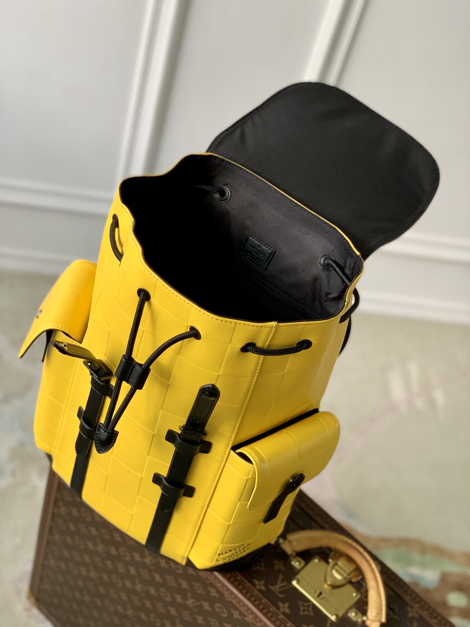 Louis Vuitton Christopher Backpack M25016-38 x 44 x 12.5CM