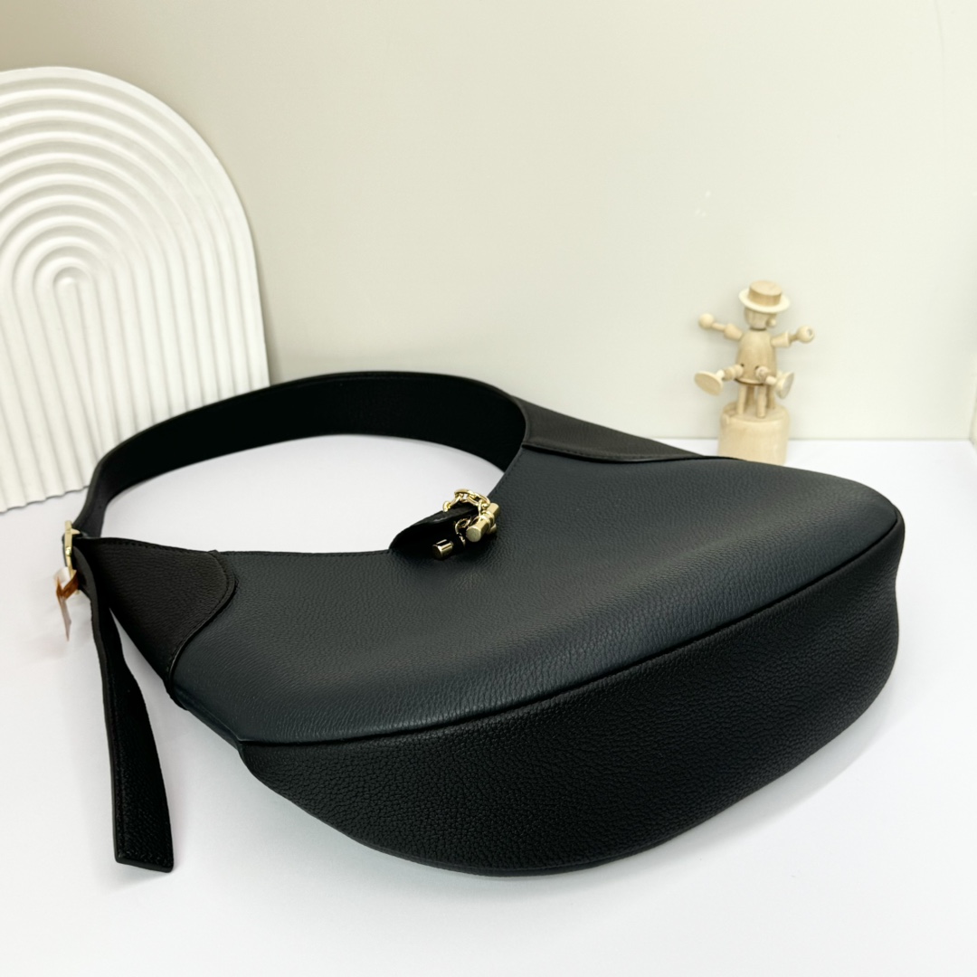Loro Piana Bobbin Bag-32*7*21CM