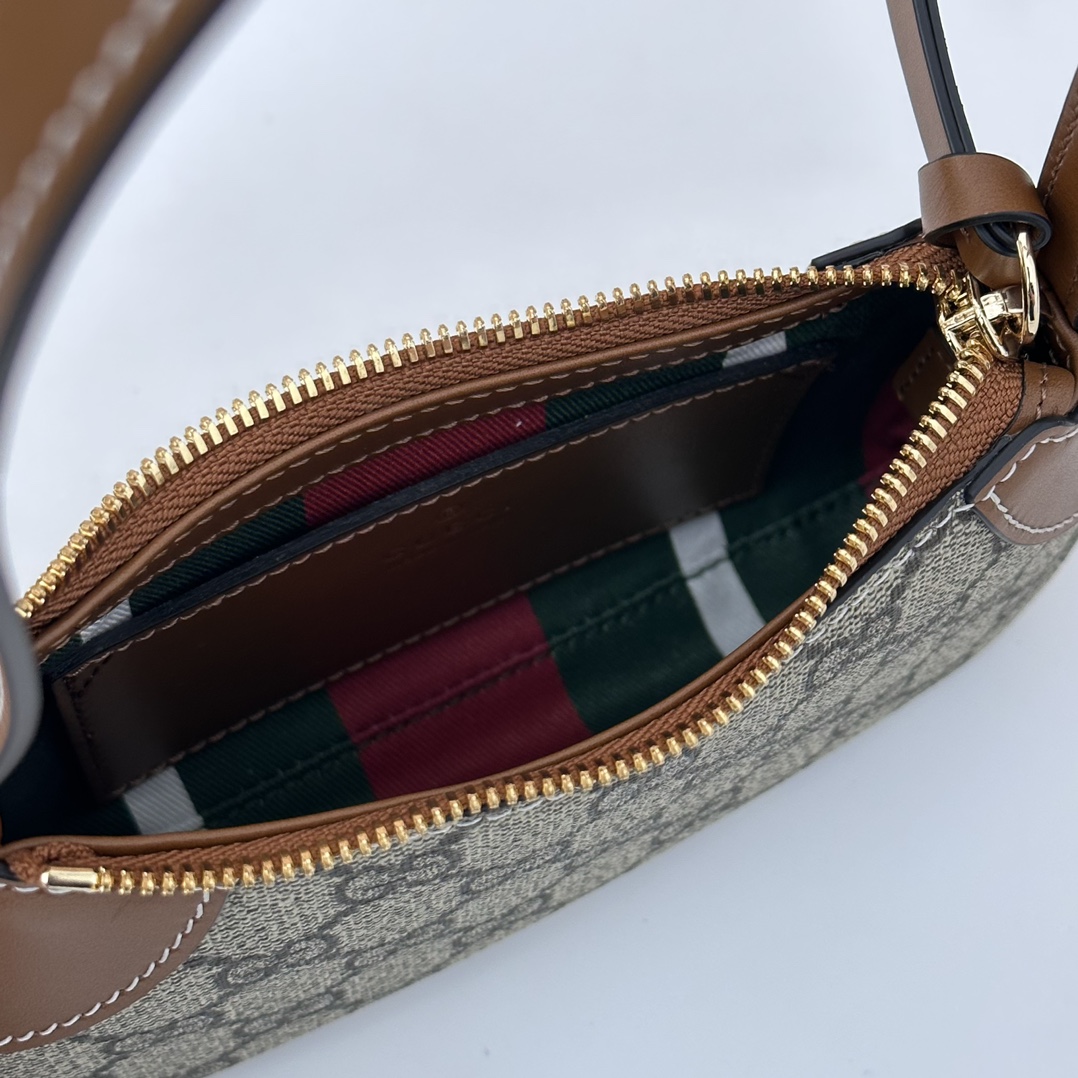 Gucci GG Emblem Super Mini Shoulder Bag-23*13*2CM