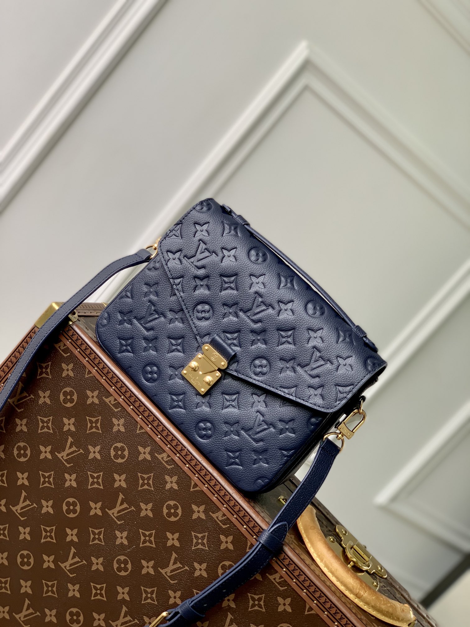 Louis Vuitton Pochette Metis Handbags-25*19*7CM