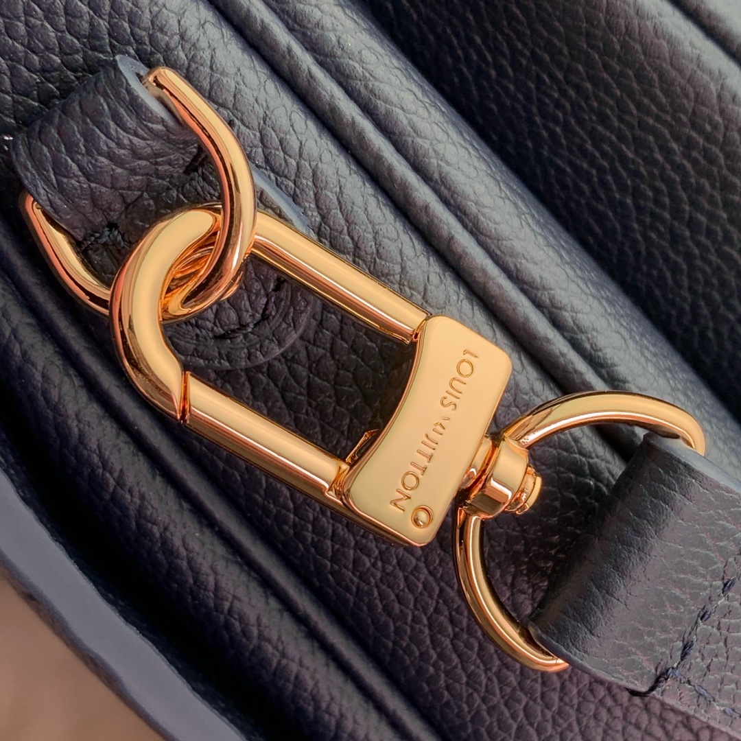 Louis Vuitton Pochette Metis Handbags-25*19*7CM