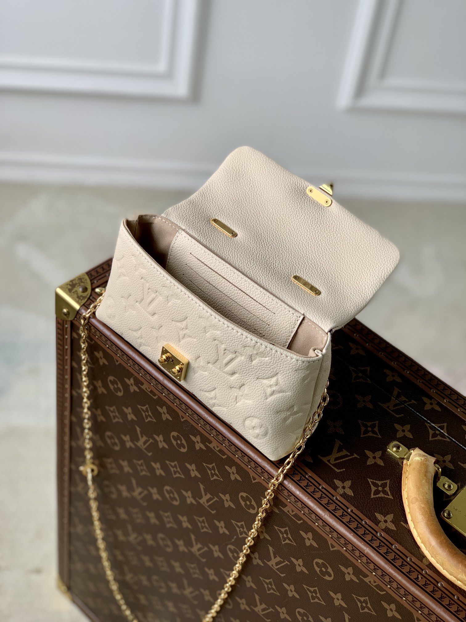 Louis Vuitton Nano Madeleine Handbag-12.5 x 6 x 21CM