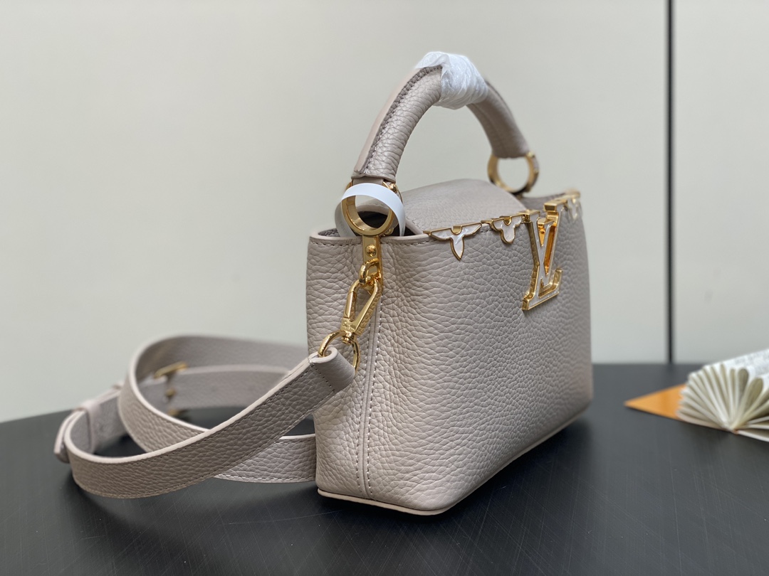 Louis Vuitton Capucines Handlebag