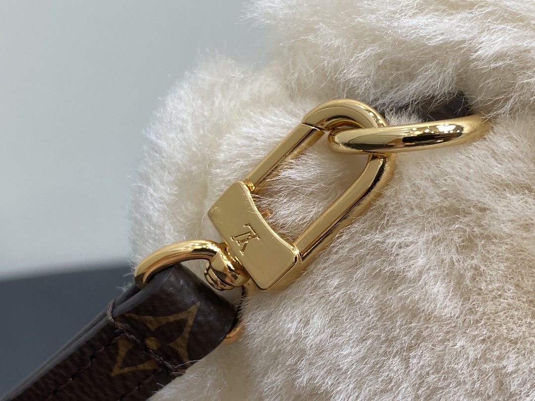 Louis Vuitton Ski Nano Teddy Backpack M11919-16.5 x 13 x 25CM