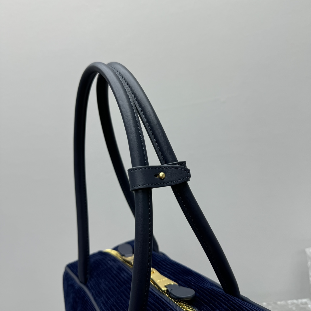 MiuMiu Women