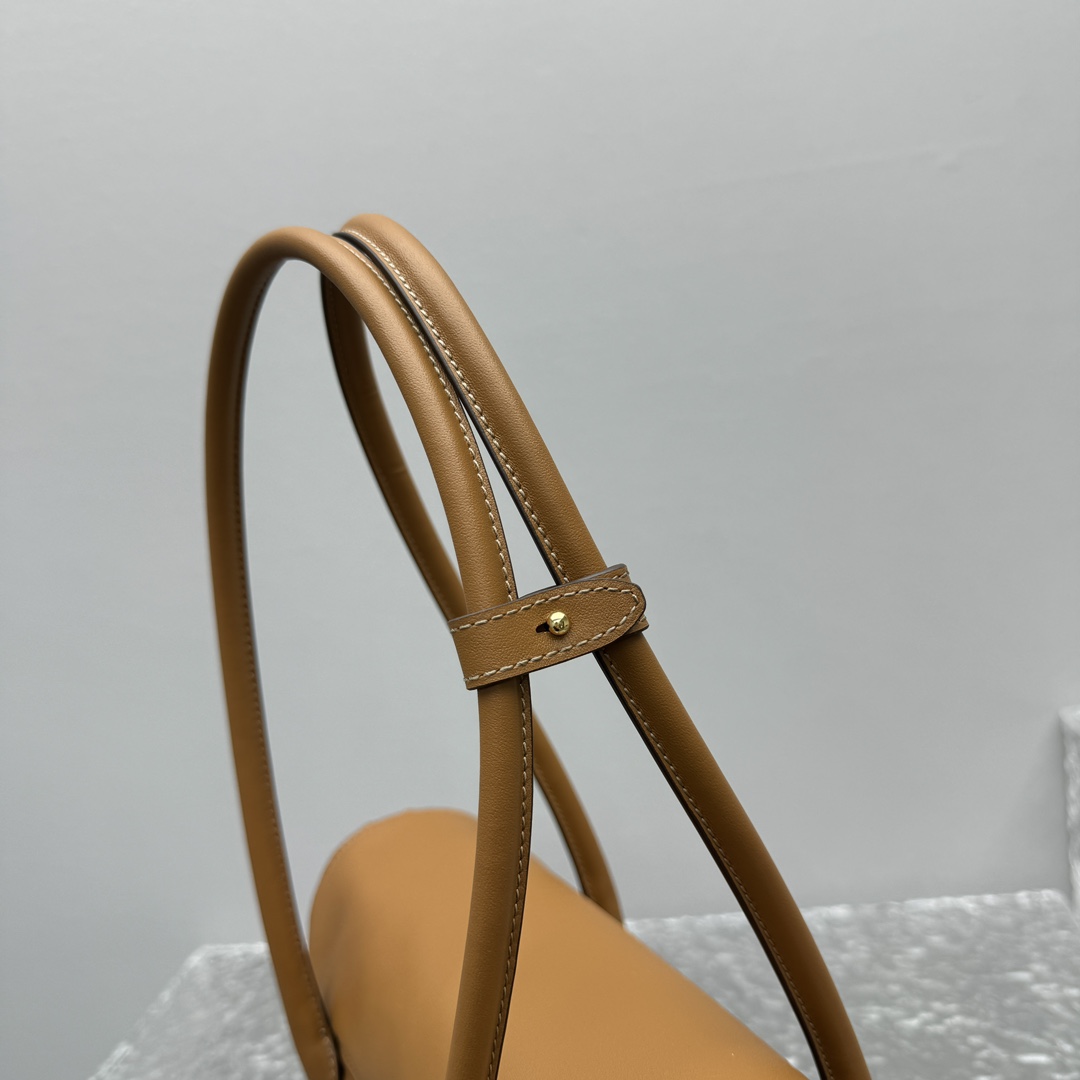 MiuMiu Leather Shoulder Bag -28.5*8*17CM