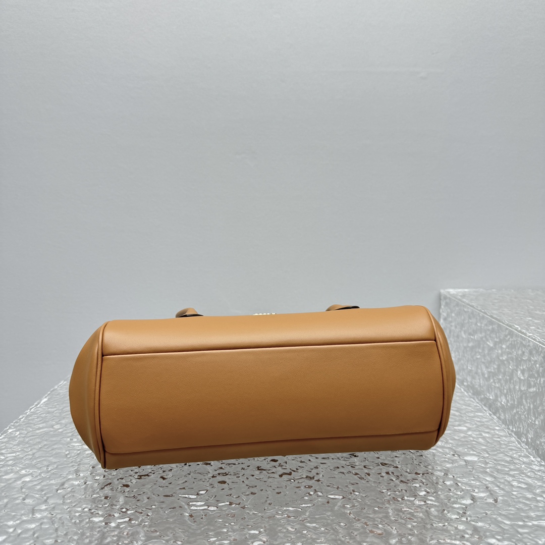MiuMiu Leather Shoulder Bag -28.5*8*17CM