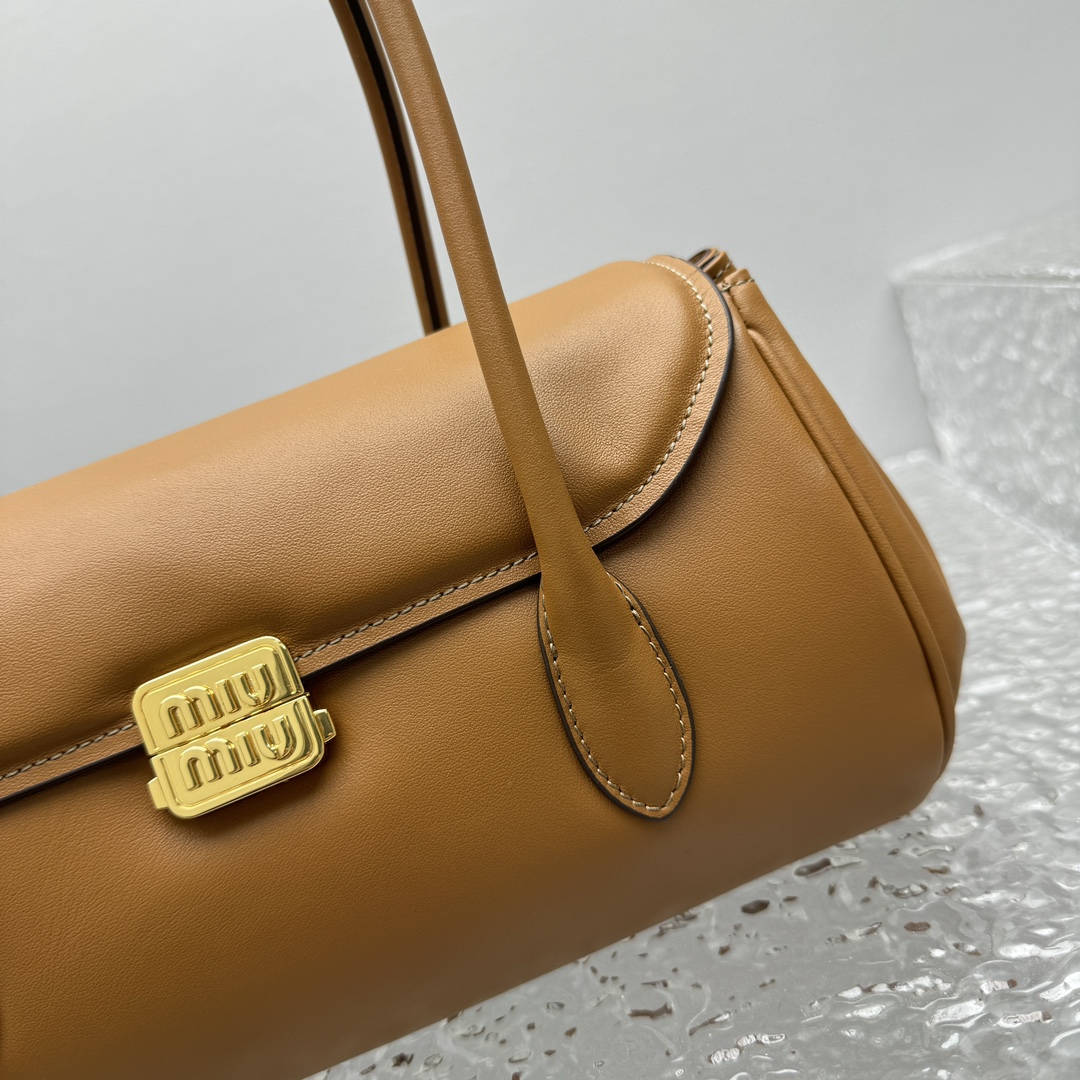 MiuMiu Leather Shoulder Bag -28.5*8*17CM