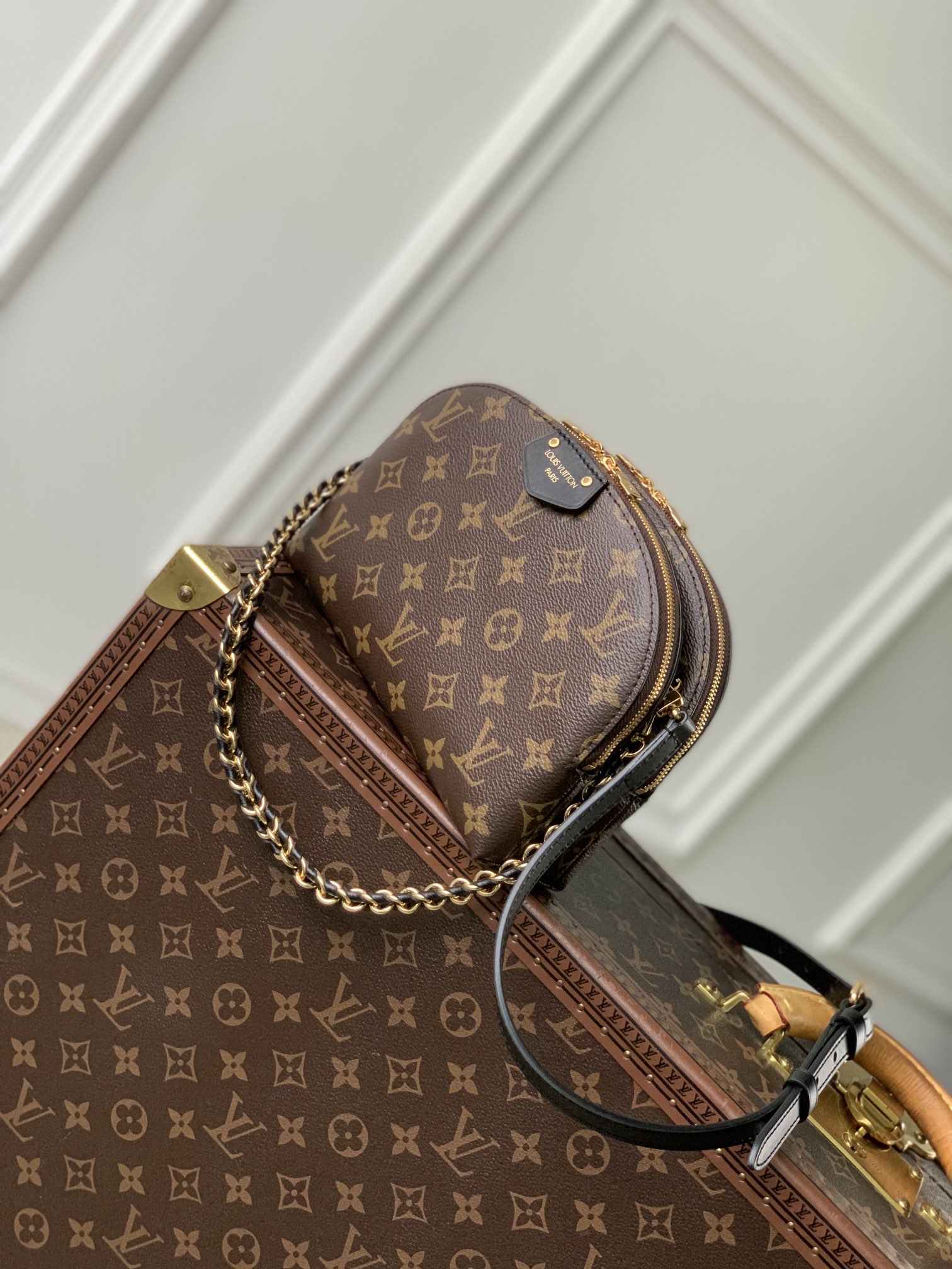 Louis Vuitton Be Alma M12996-15 x 7 x 27CM