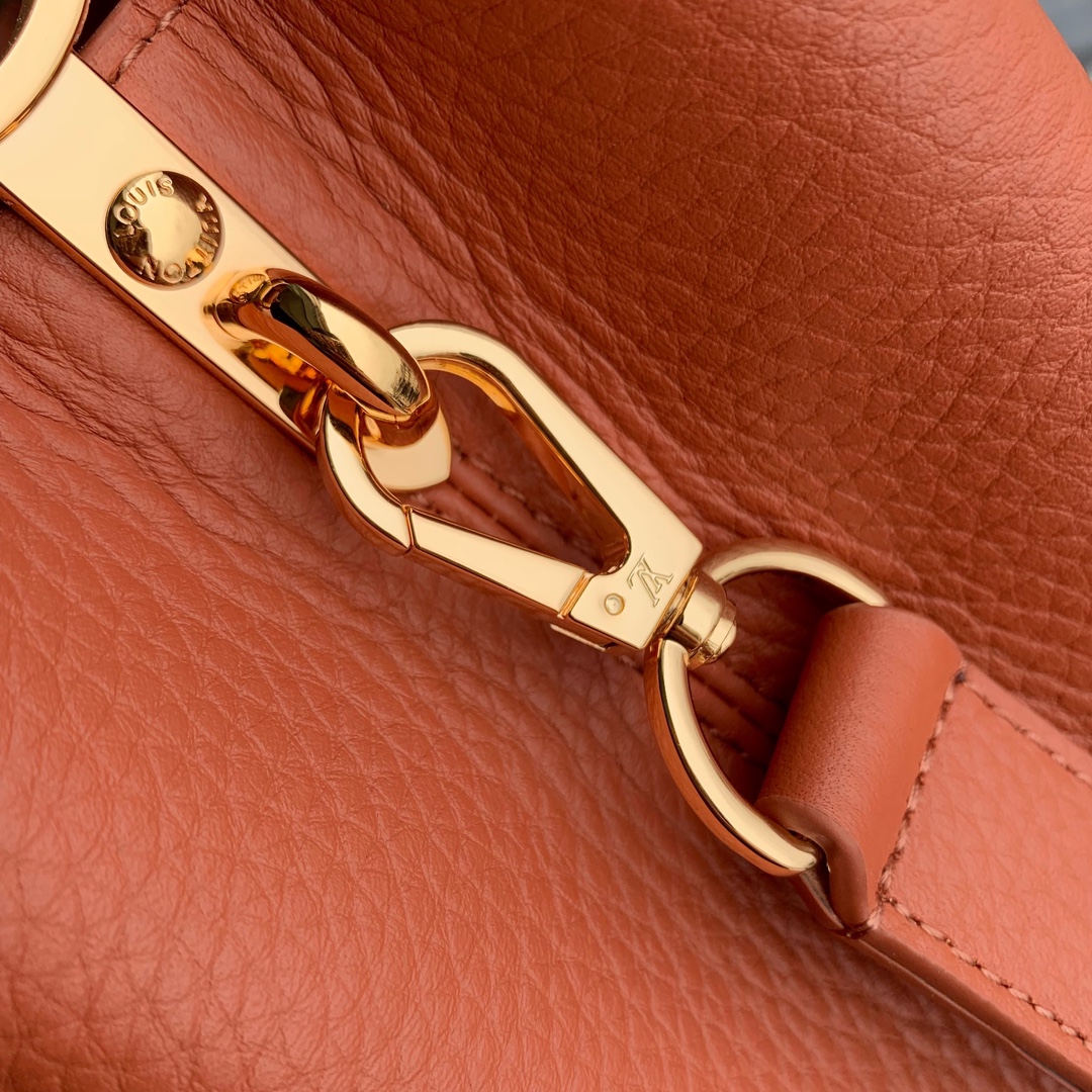 Louis Vuitton Capucines Handlebag-27*18*9CM