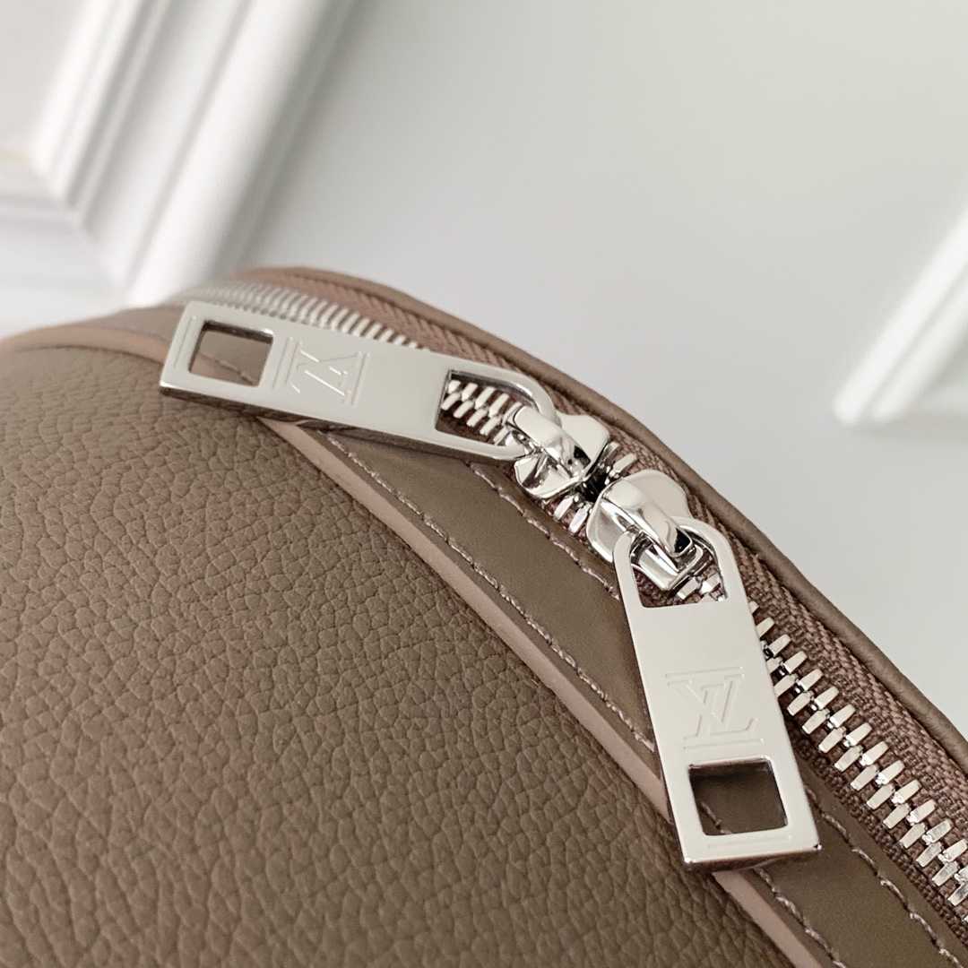 Louis Vuitton Takeoff Backpack-43 x 14 x 30CM