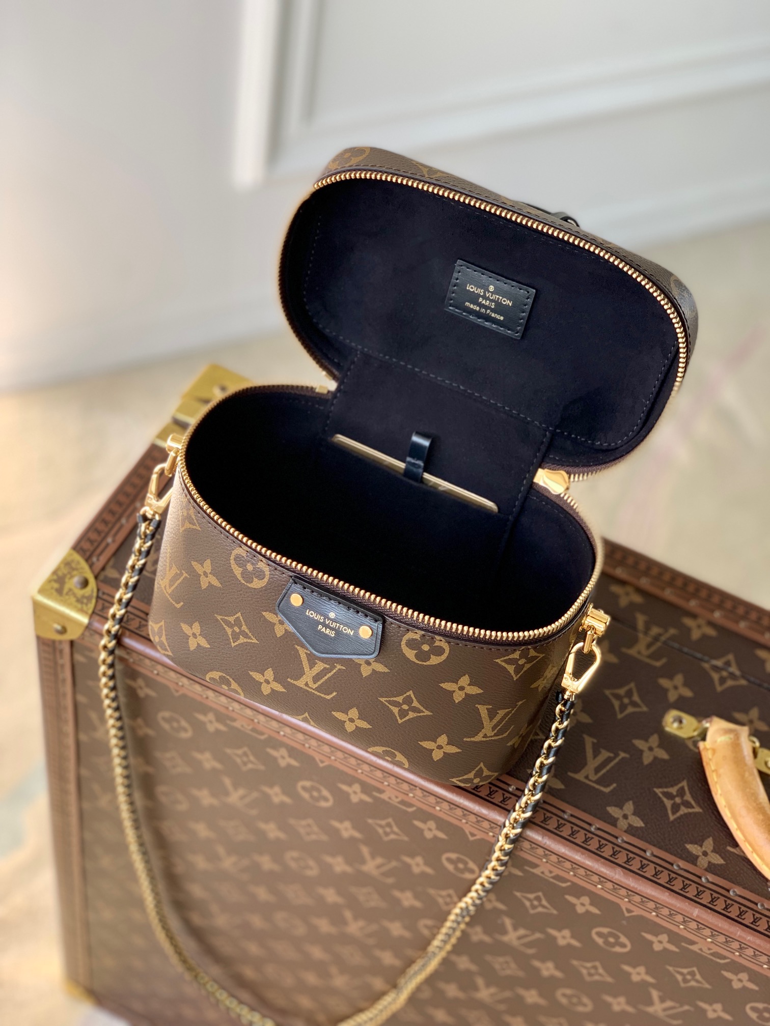 Louis Vuitton Vanity Chain Pouch-11 x 13 x 19CM