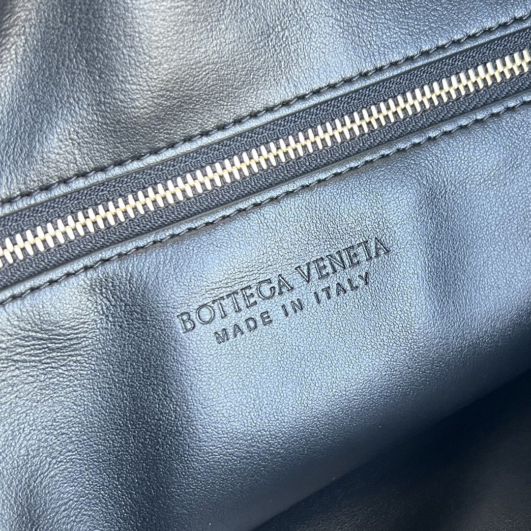 Bottega Veneta Shoulder Bag-46x21x10CM