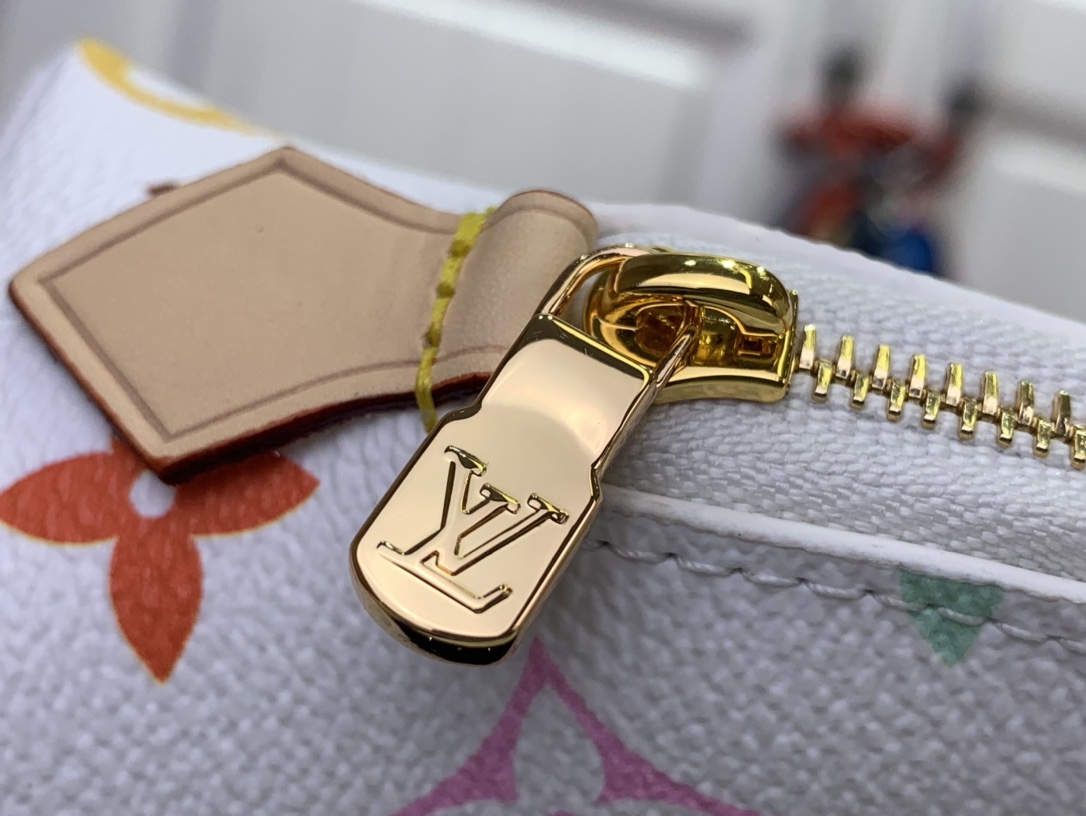 Louis Vuitton Pochette Cosmétique-19 x 12 x 6CM