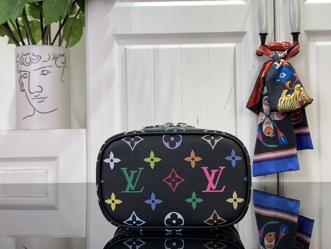 Louis Vuitton Nice Cosmetic Bag