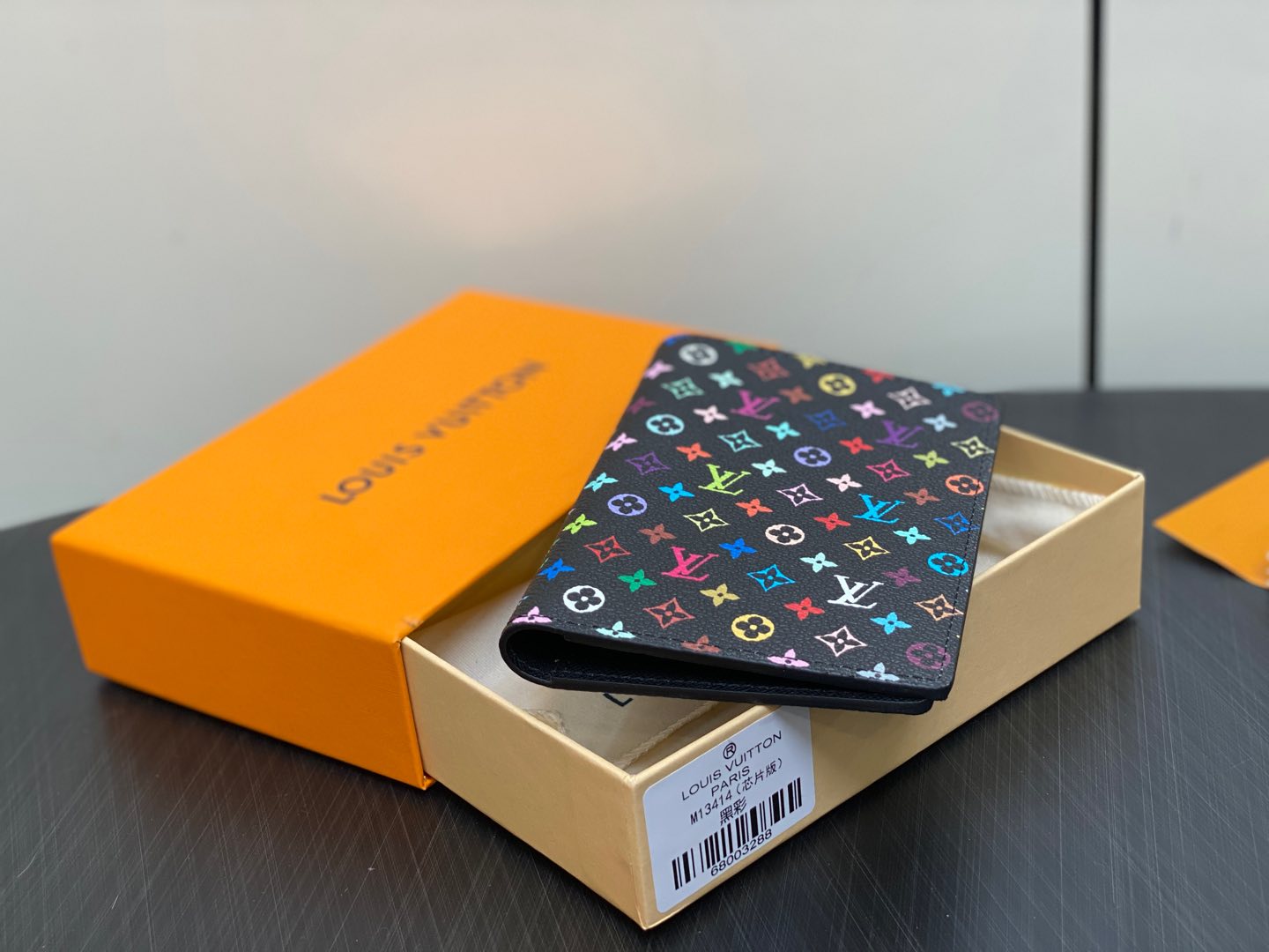 Louis Vuitton Passport Cover-M14164-14 x 2.5 x 10CM