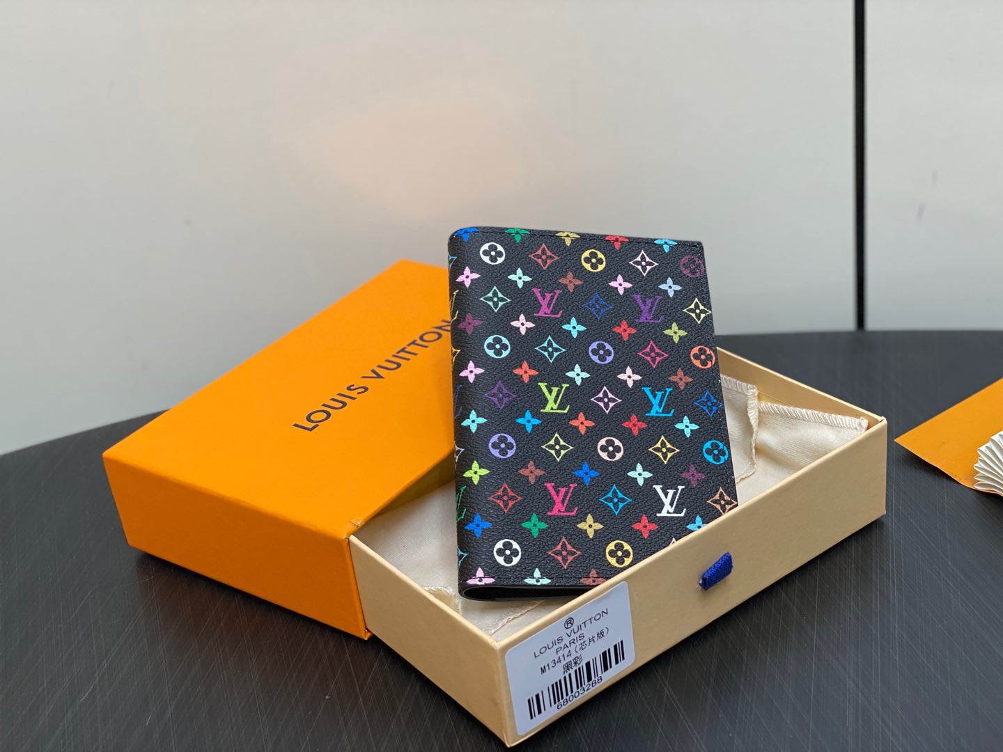 Louis Vuitton Passport Cover-M14164-14 x 2.5 x 10CM
