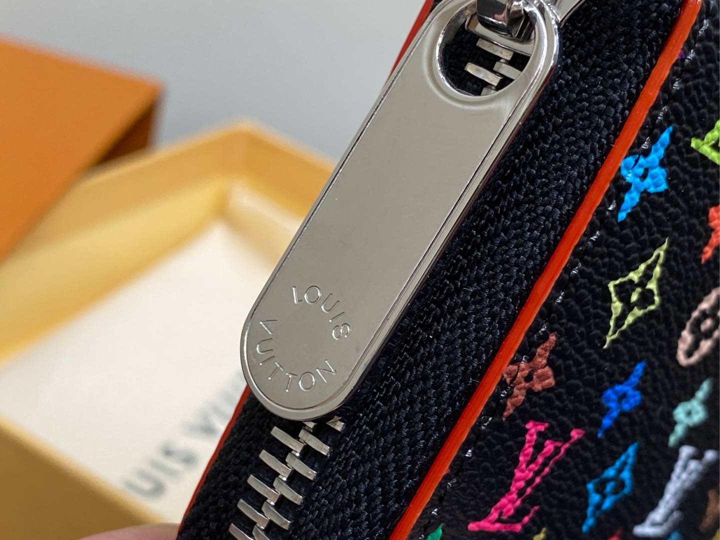 Louis Vuitton Zippy Wallet-11 x 8.5 x 2CM
