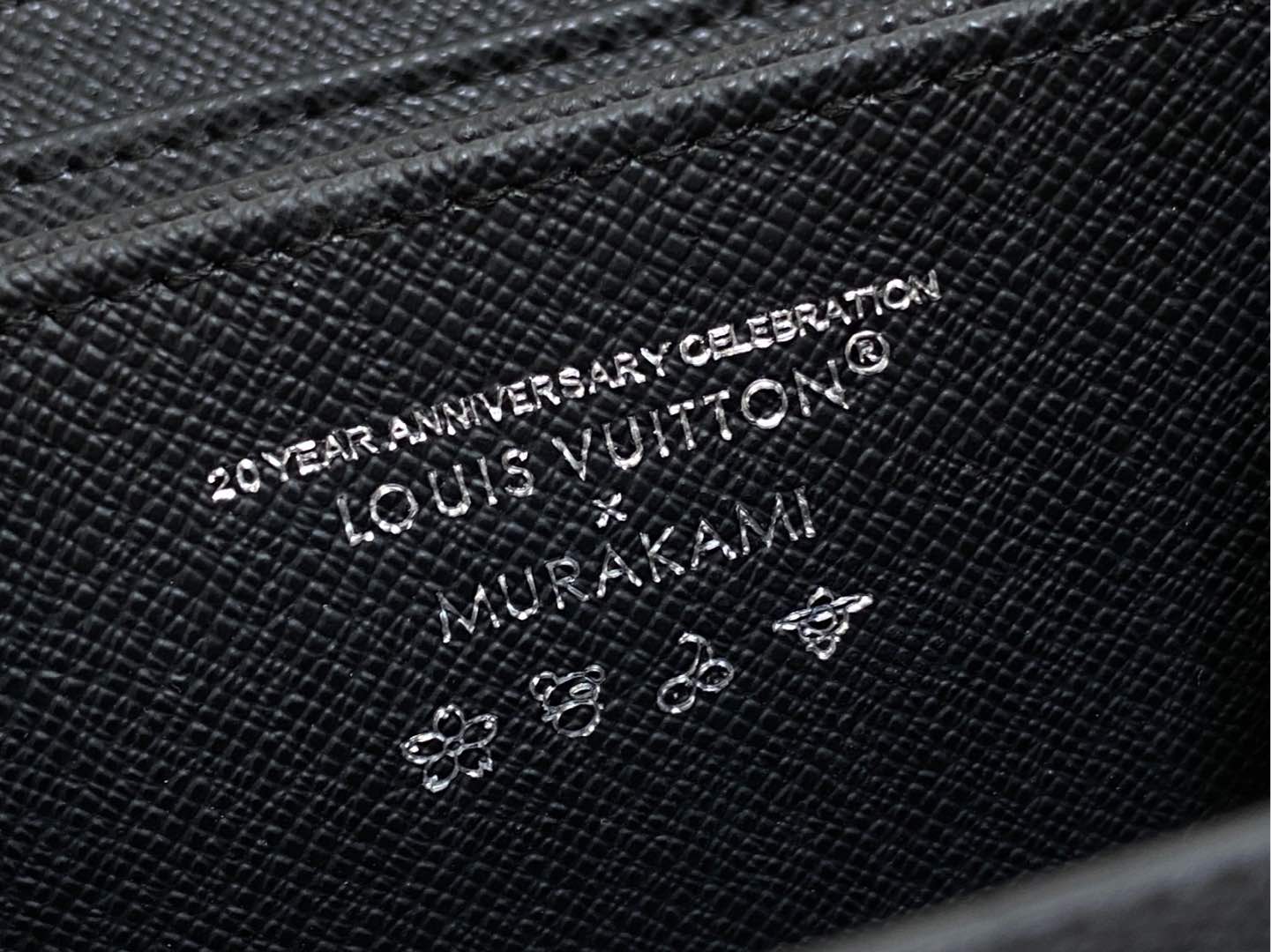 Louis Vuitton Zippy Wallet-11 x 8.5 x 2CM