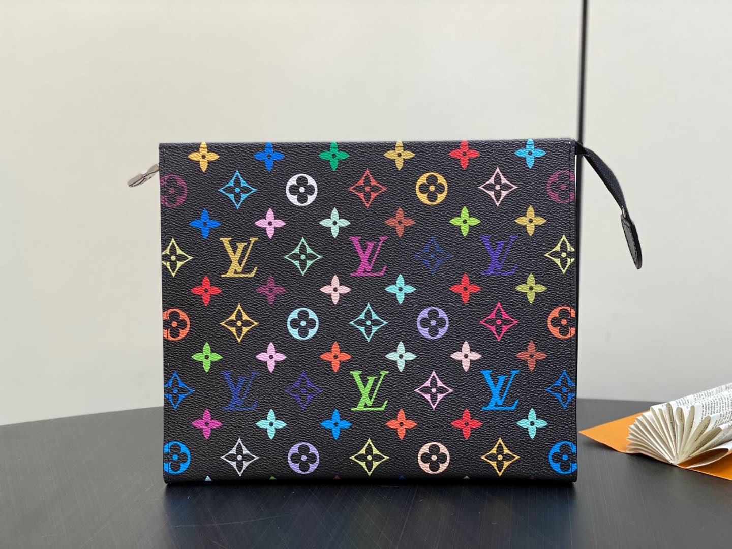 Louis Vuitton Pochette Voyage-M13746-27 x 21 x 6CM