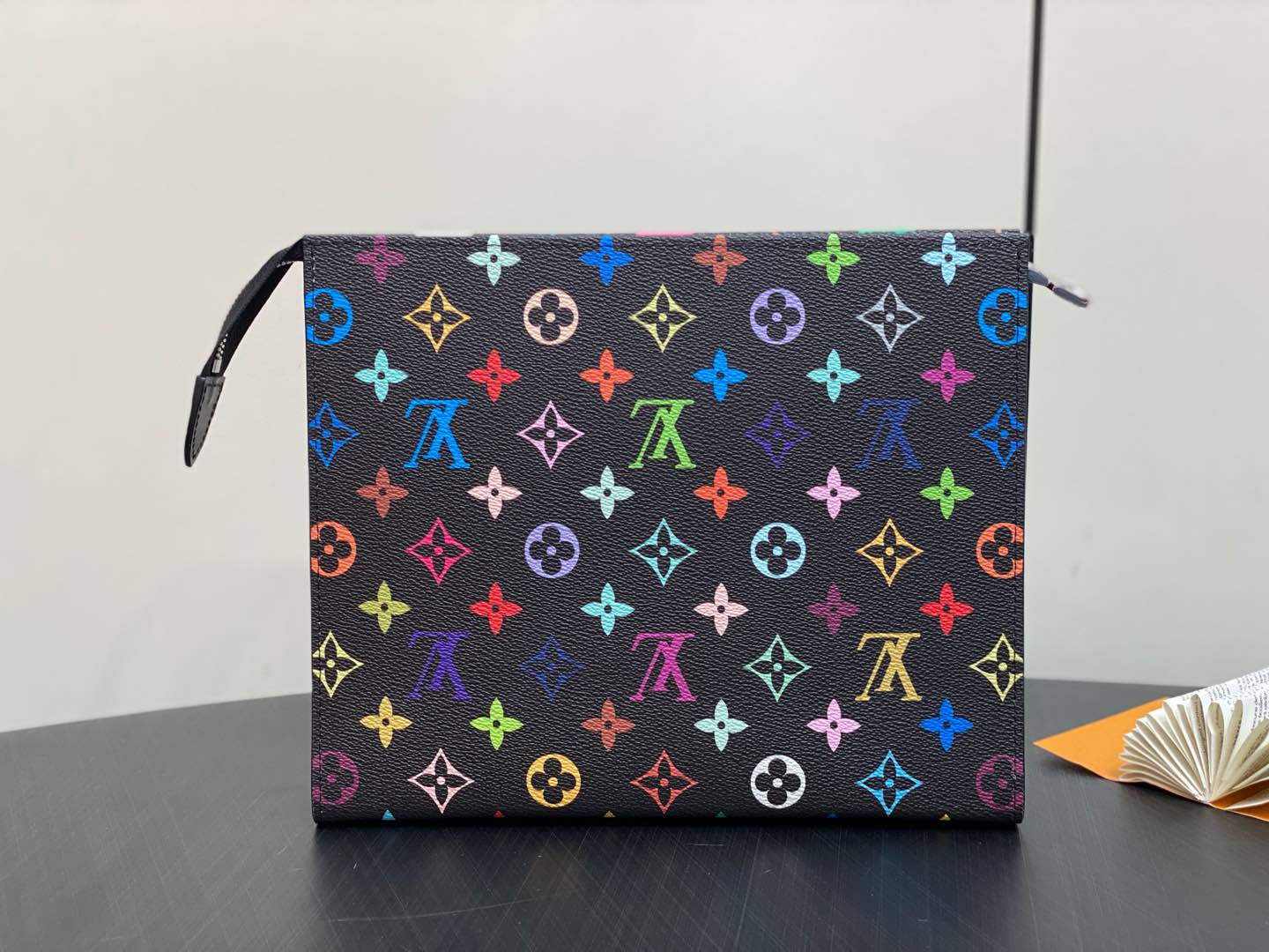 Louis Vuitton Pochette Voyage-M13746-27 x 21 x 6CM