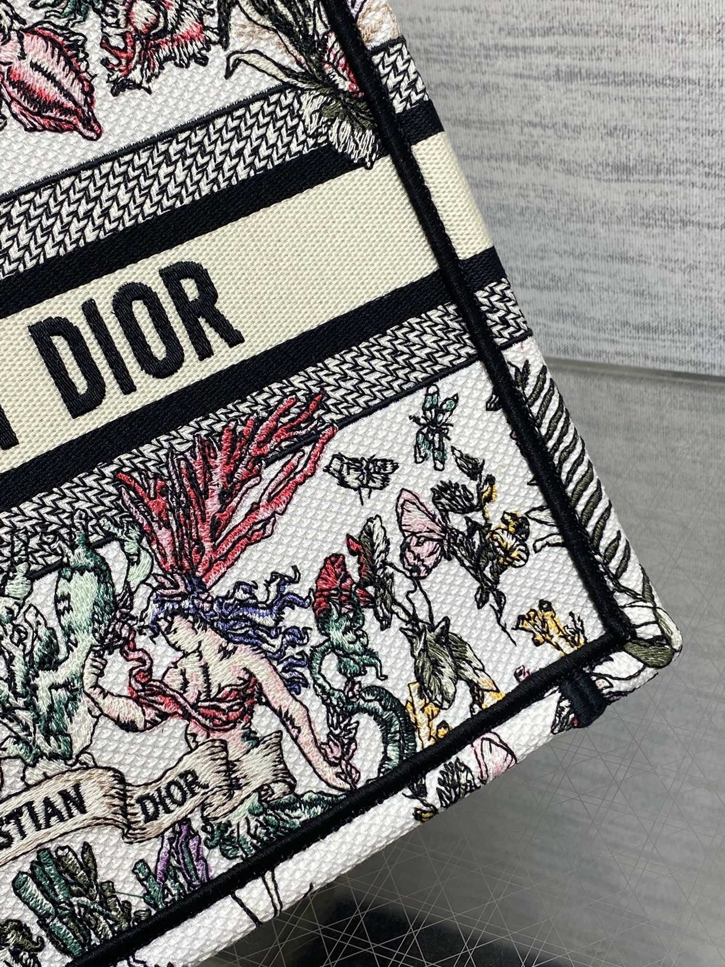 Diro Small Book Tote-26*8*22CM