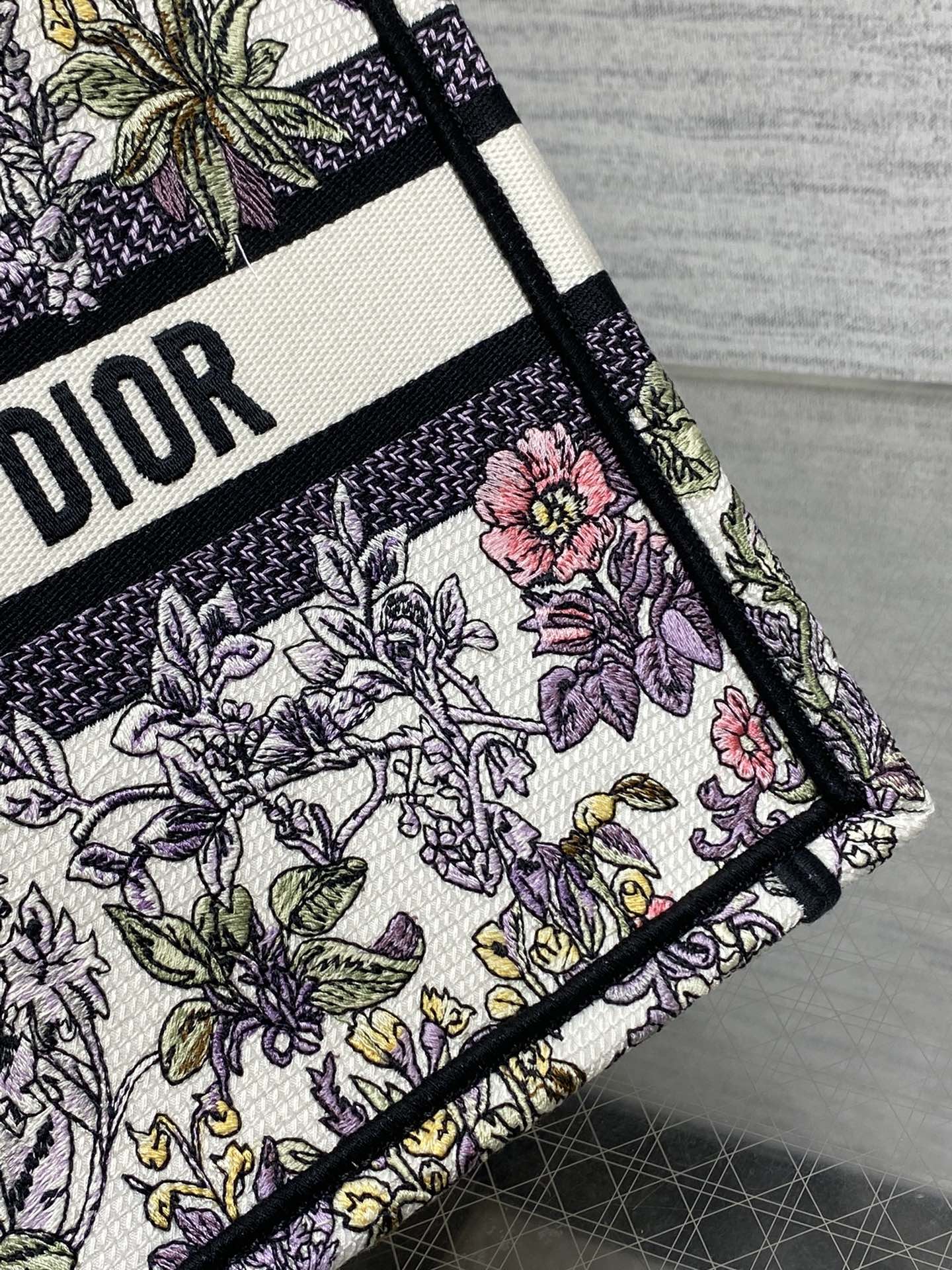 Diro Small Book Tote-26*8*22CM