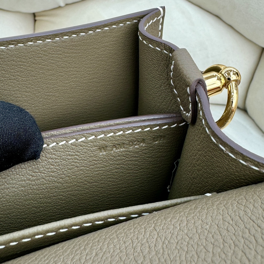 Hermes Roulis Bag