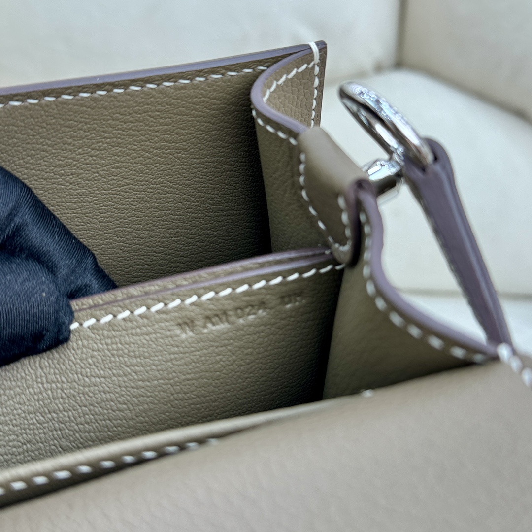 Hermes Roulis Bag