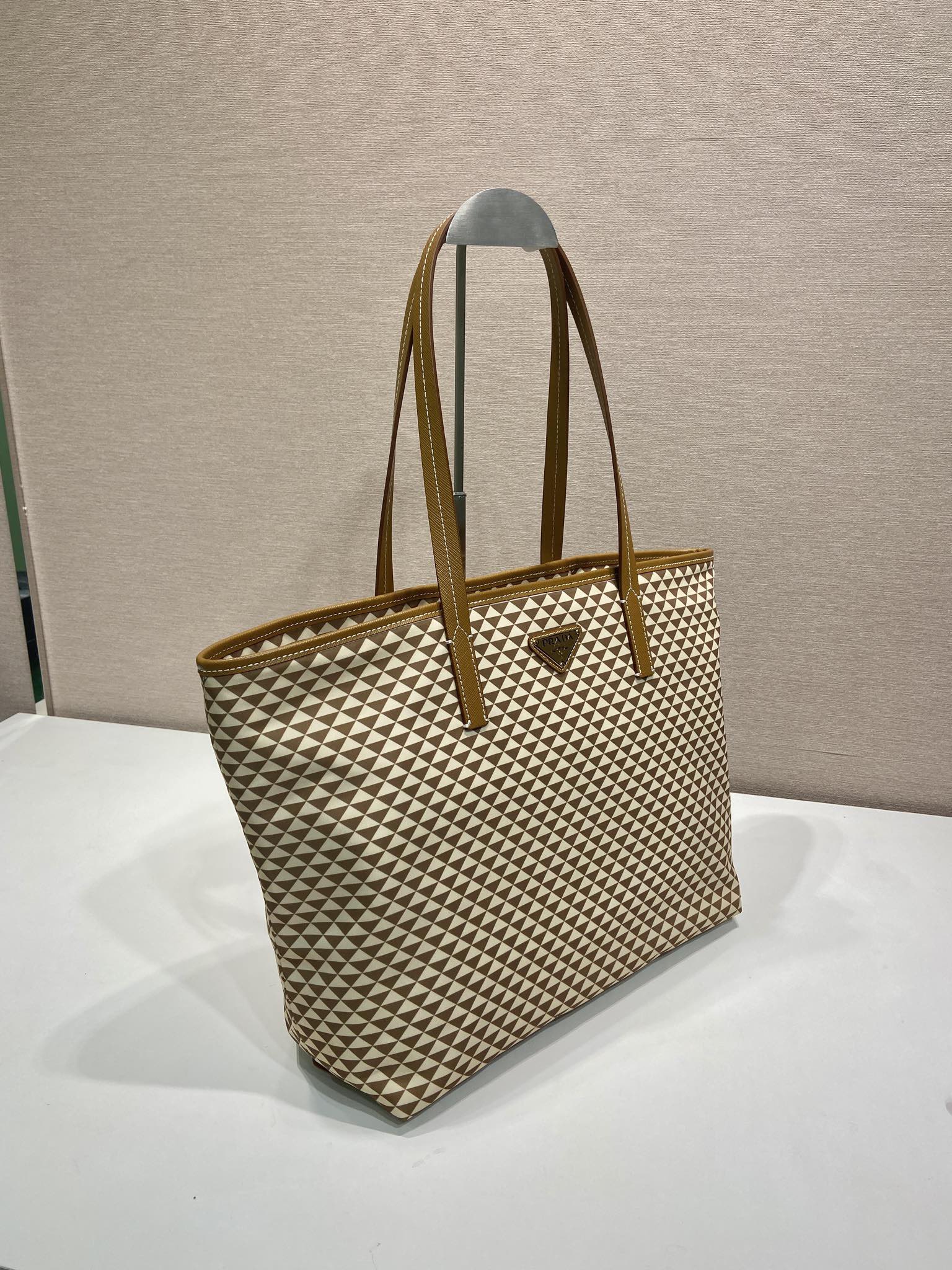 Prada Tessuto Triangulum Tote-1BD552-33*29*14CM