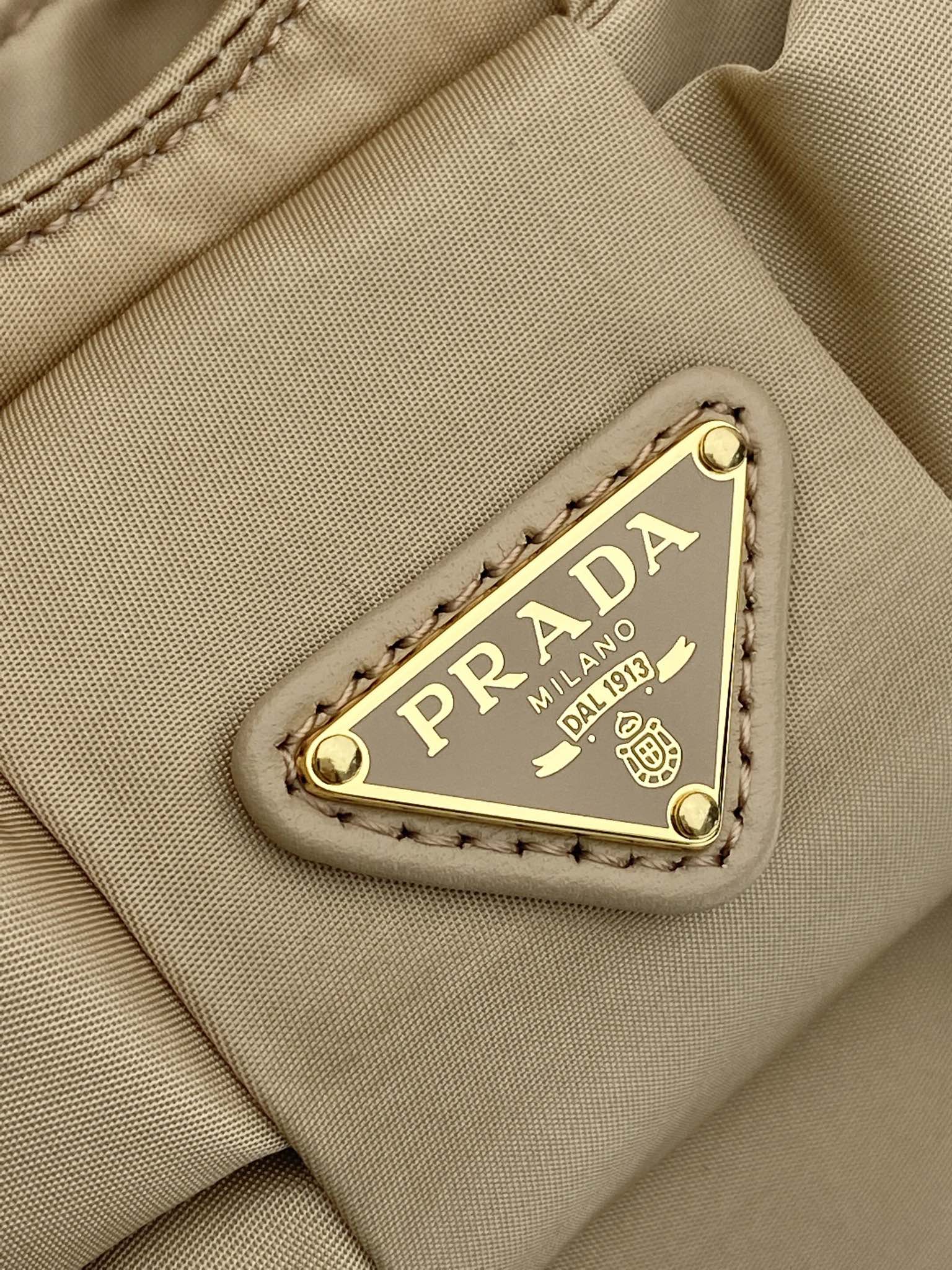 Prada 1BA359 Bucket-18*15.5*10CM