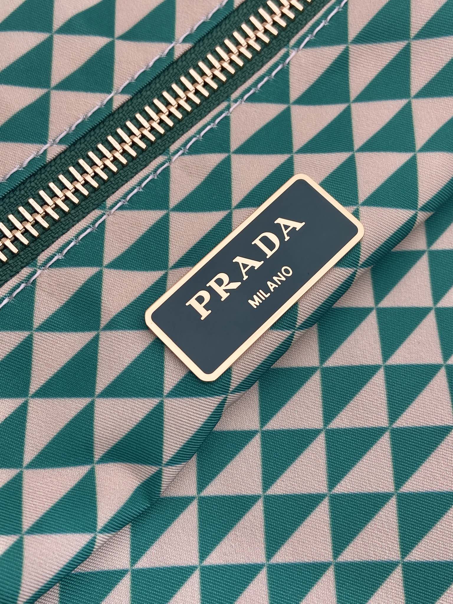 Prada Tessuto Triangulum Tote-1BD552-33*29*14CM