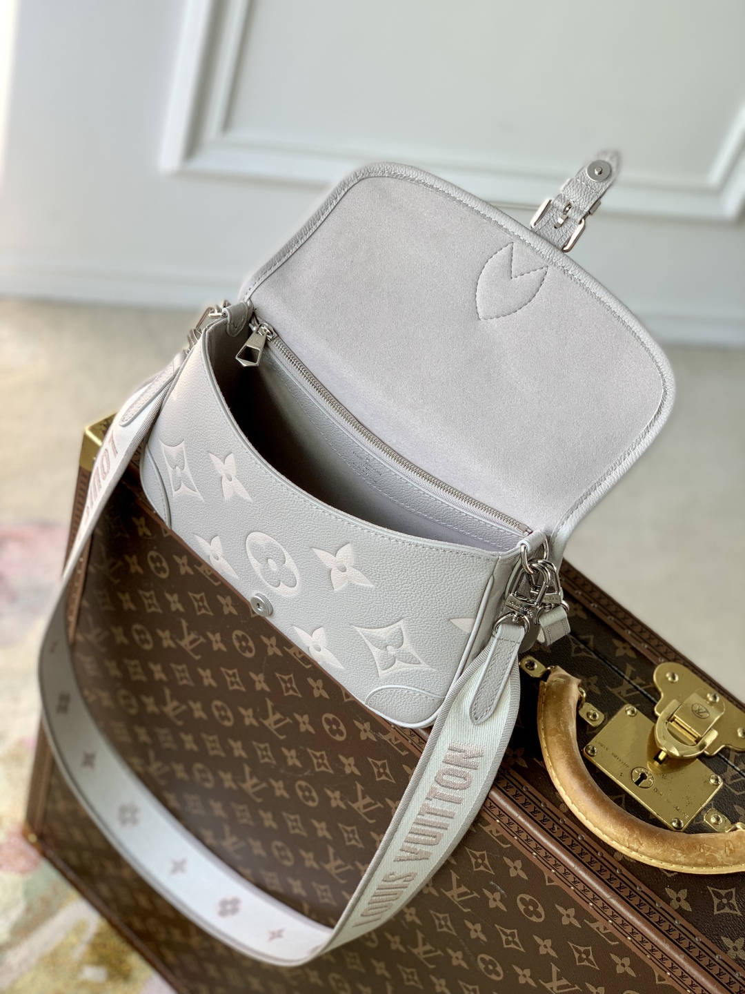 Louis Vuitton Diane Handbags-M46049-25*9*15CM