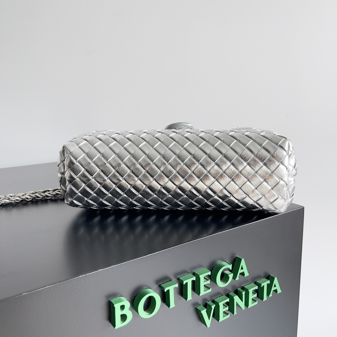 Bottega Veneta Lauren 1980 Teen Leather Clutch-27*15*8CM