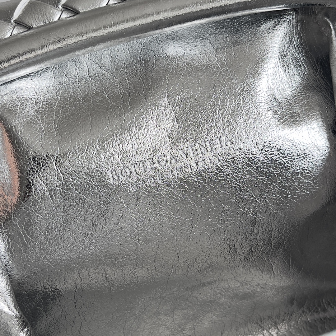 Bottega Veneta Lauren 1980 Teen Leather Clutch-27*15*8CM