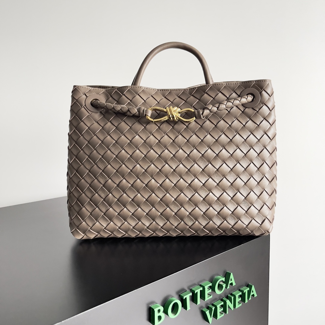Bottega Veneta Andiamo-32*24*12CM