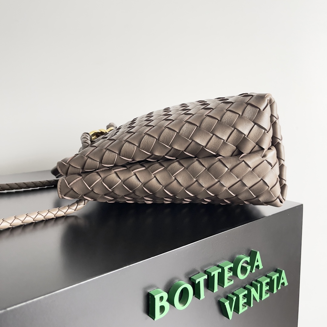 Bottega Veneta Andiamo-32*24*12CM
