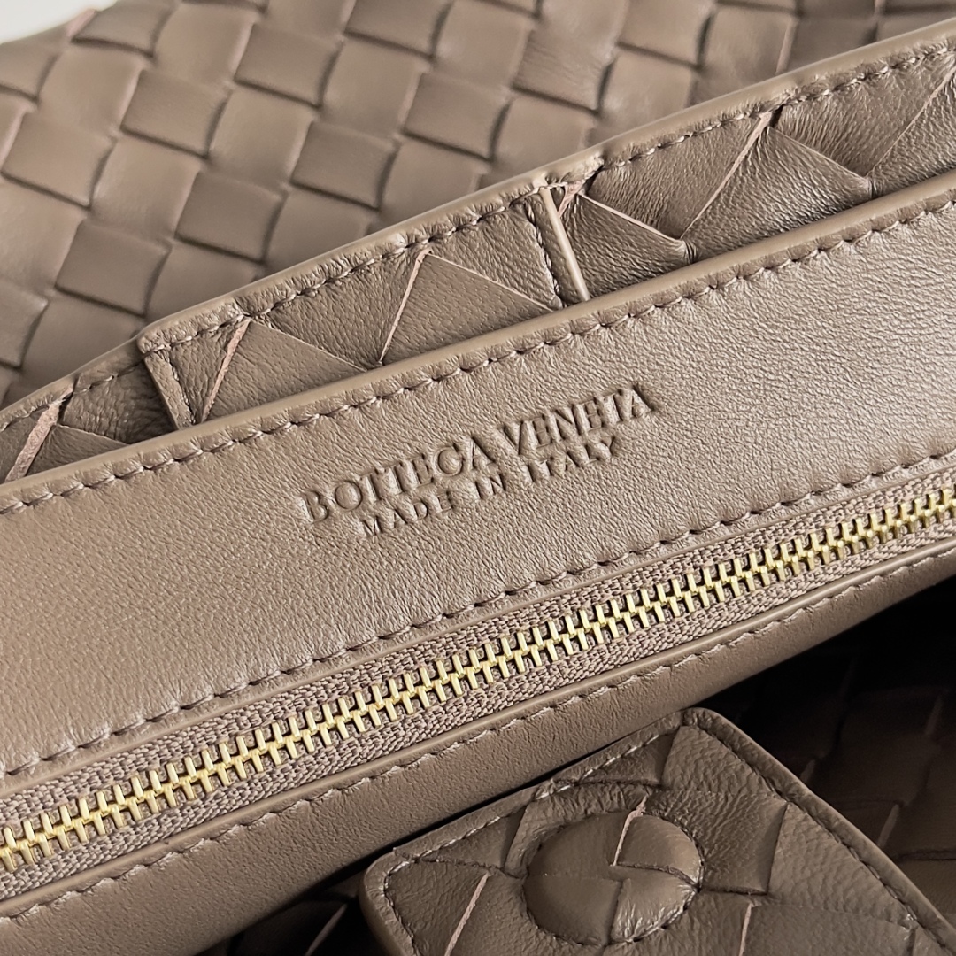 Bottega Veneta Andiamo-32*24*12CM