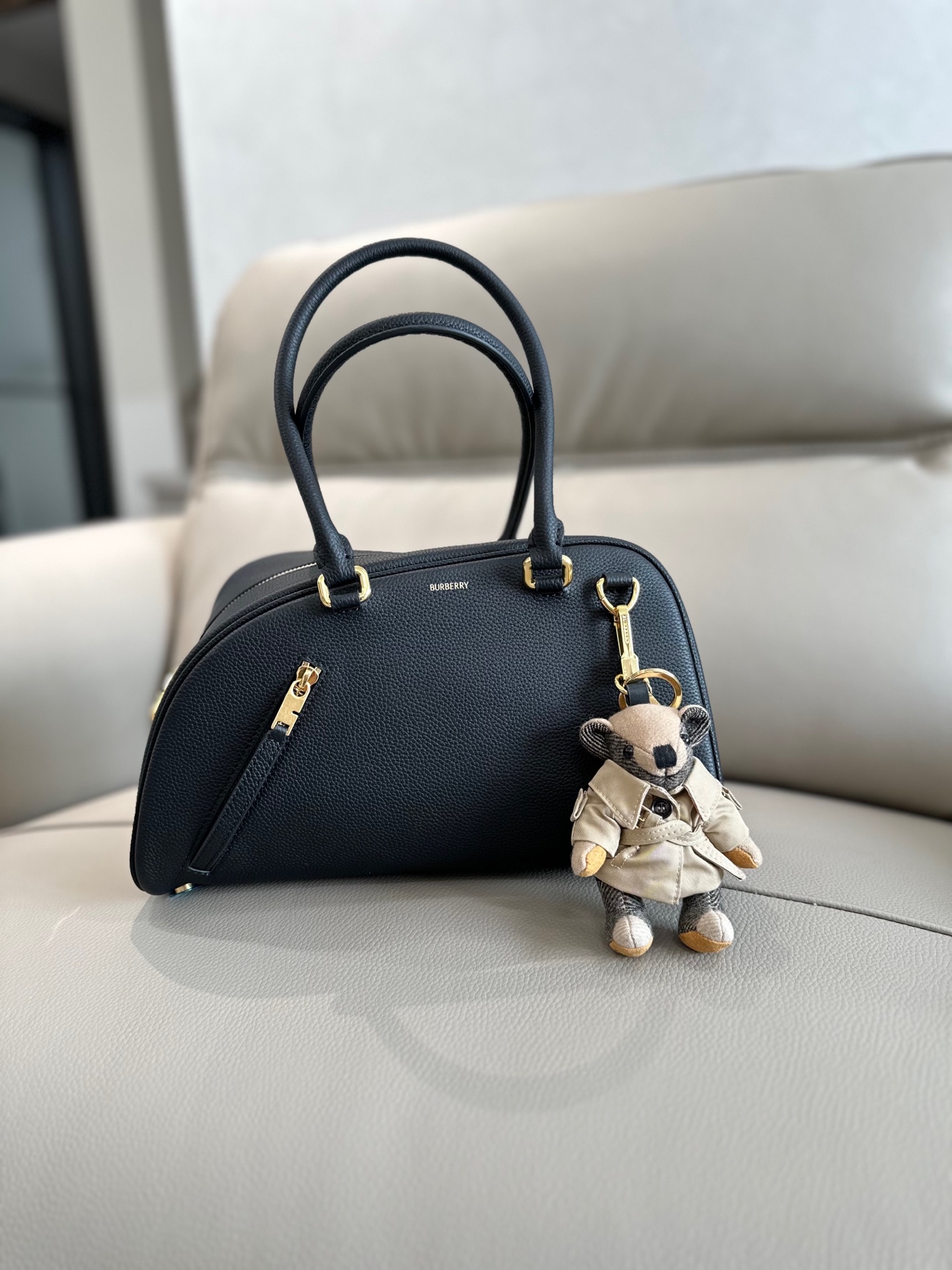 Burberry Black Small Shield Twin Bowling Bag-32*12.5*19.5CM