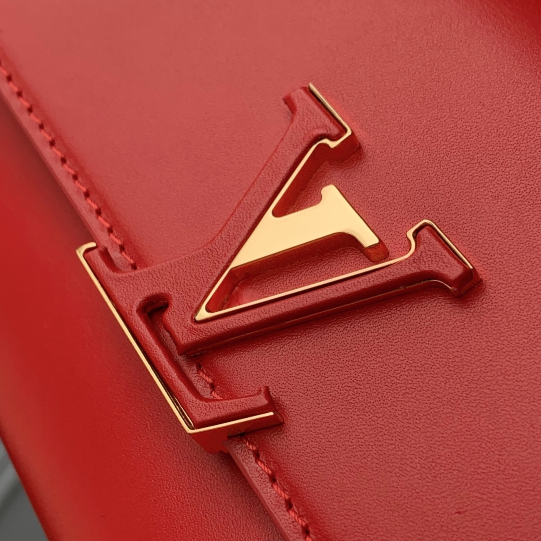 Louis Vuitton Wallet On Chain Capucines M12143-12 x 4 x 23CM