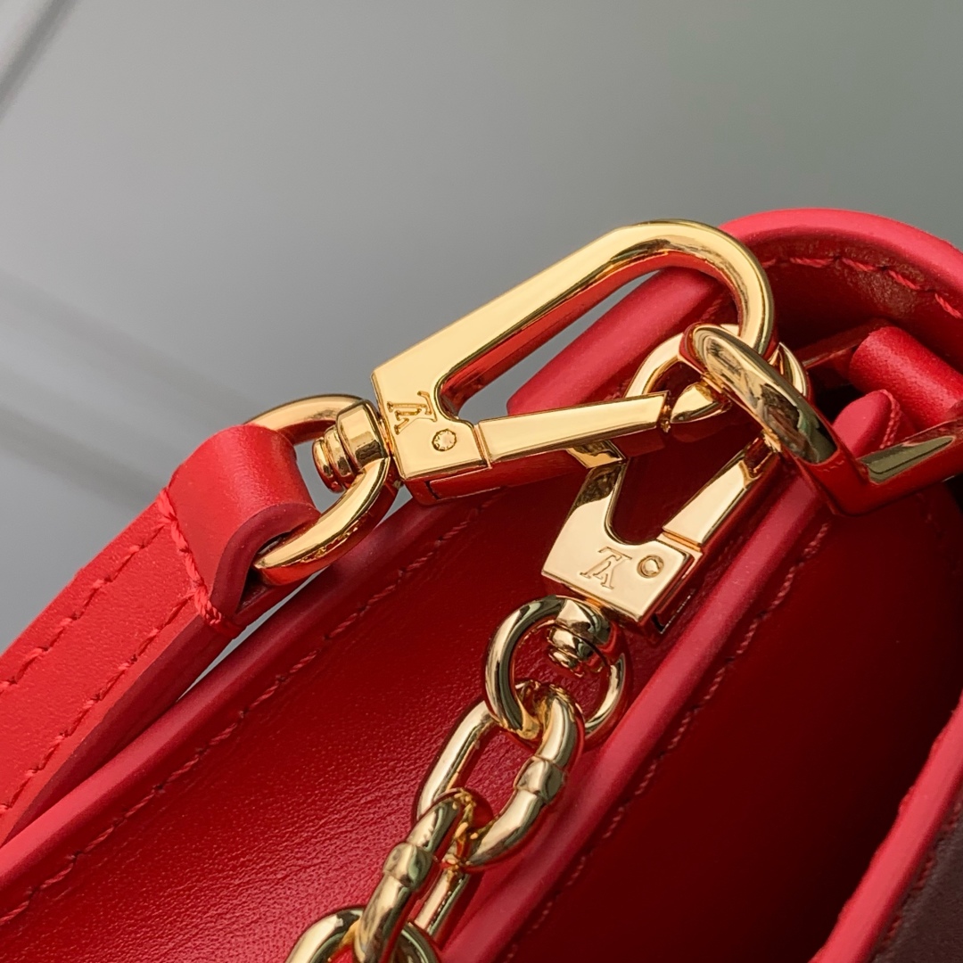 Louis Vuitton Wallet On Chain Capucines M12143-12 x 4 x 23CM